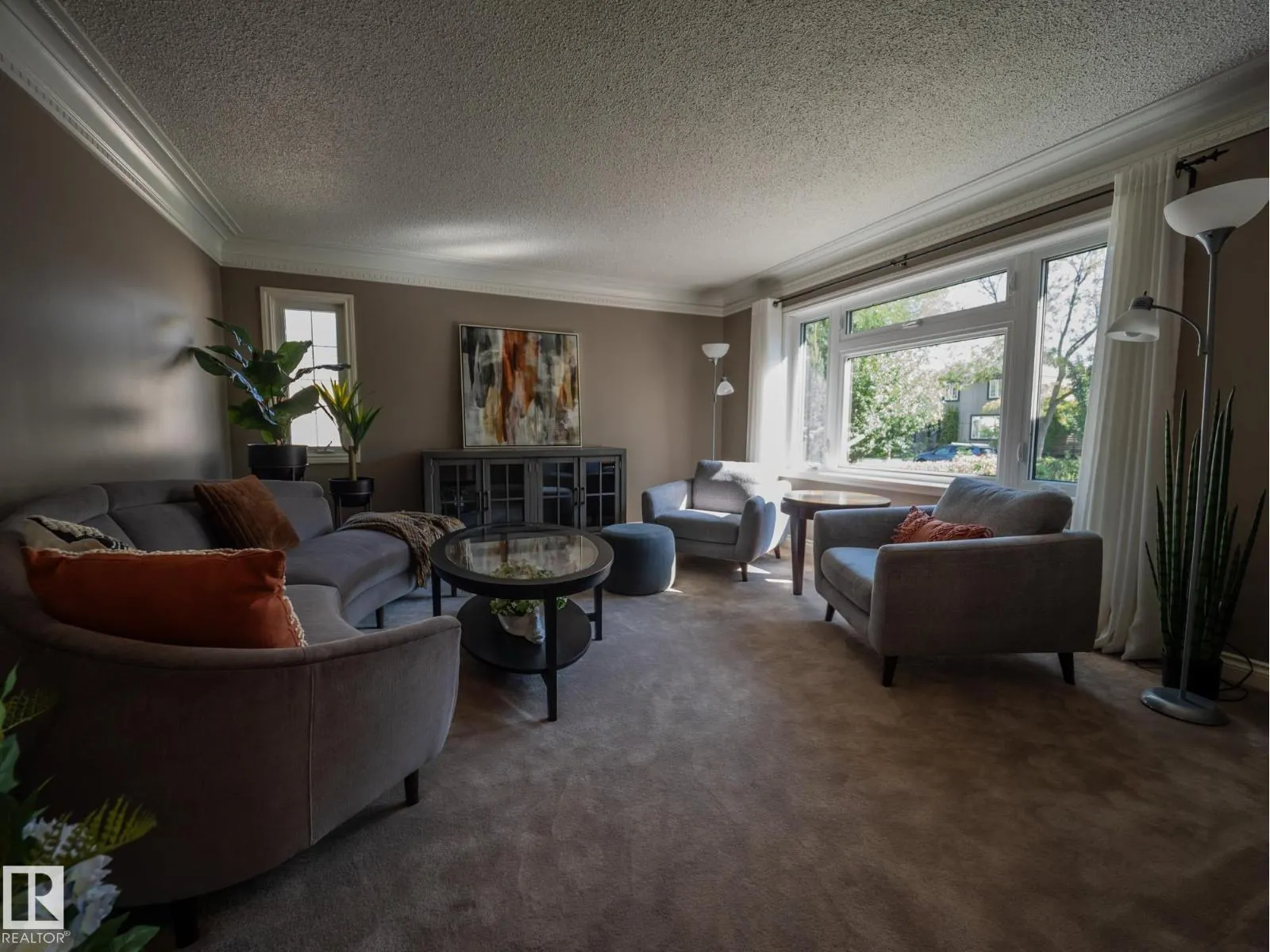 9268 77 ST NW