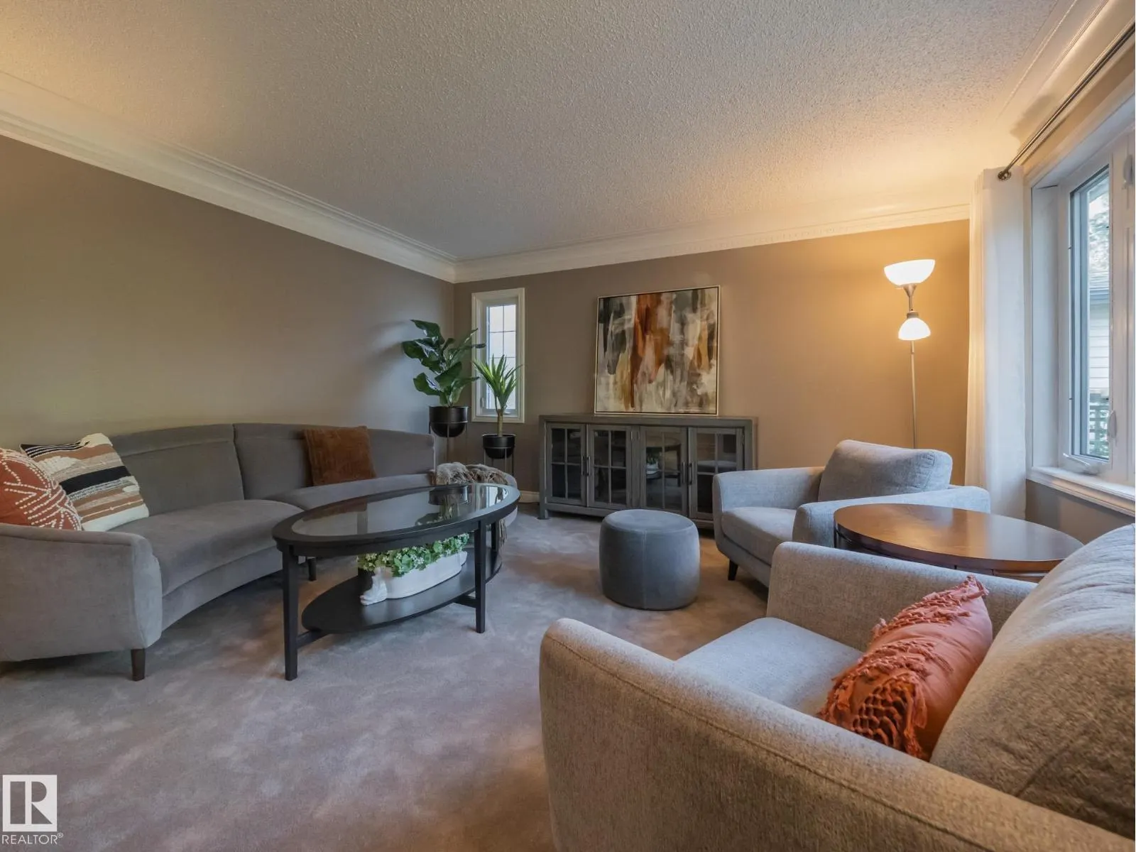 9268 77 ST NW