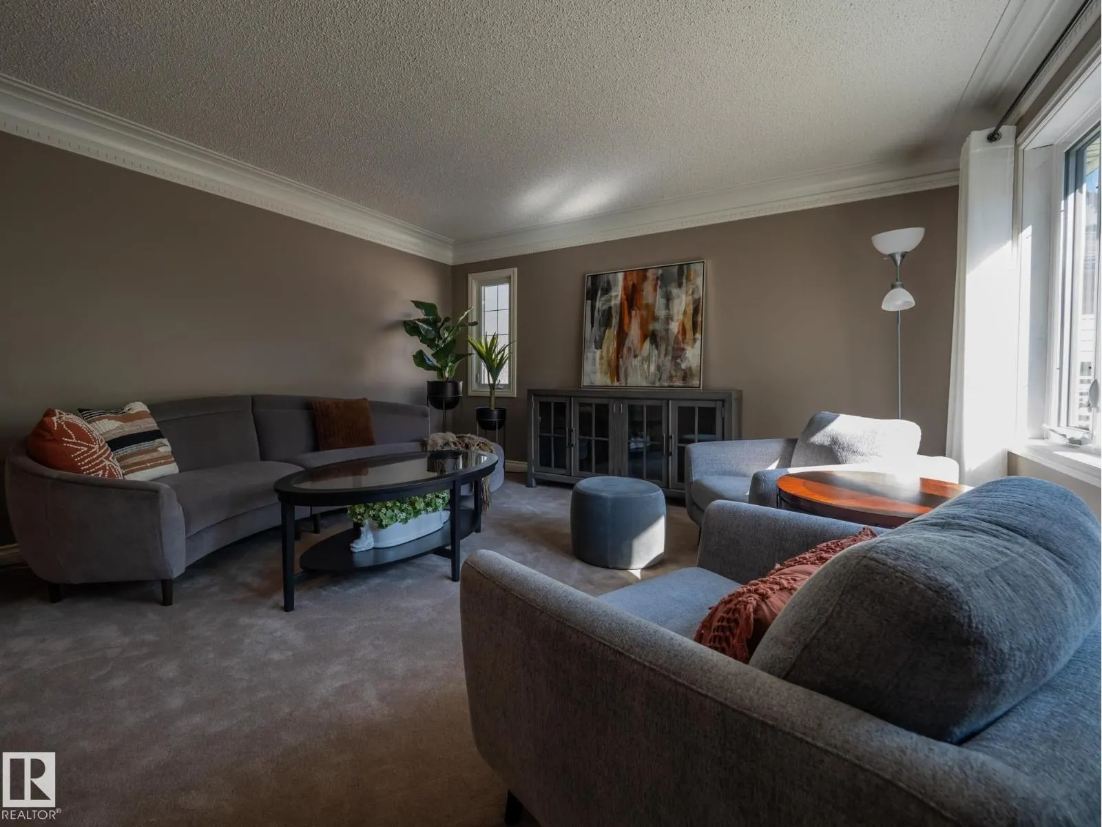 9268 77 ST NW