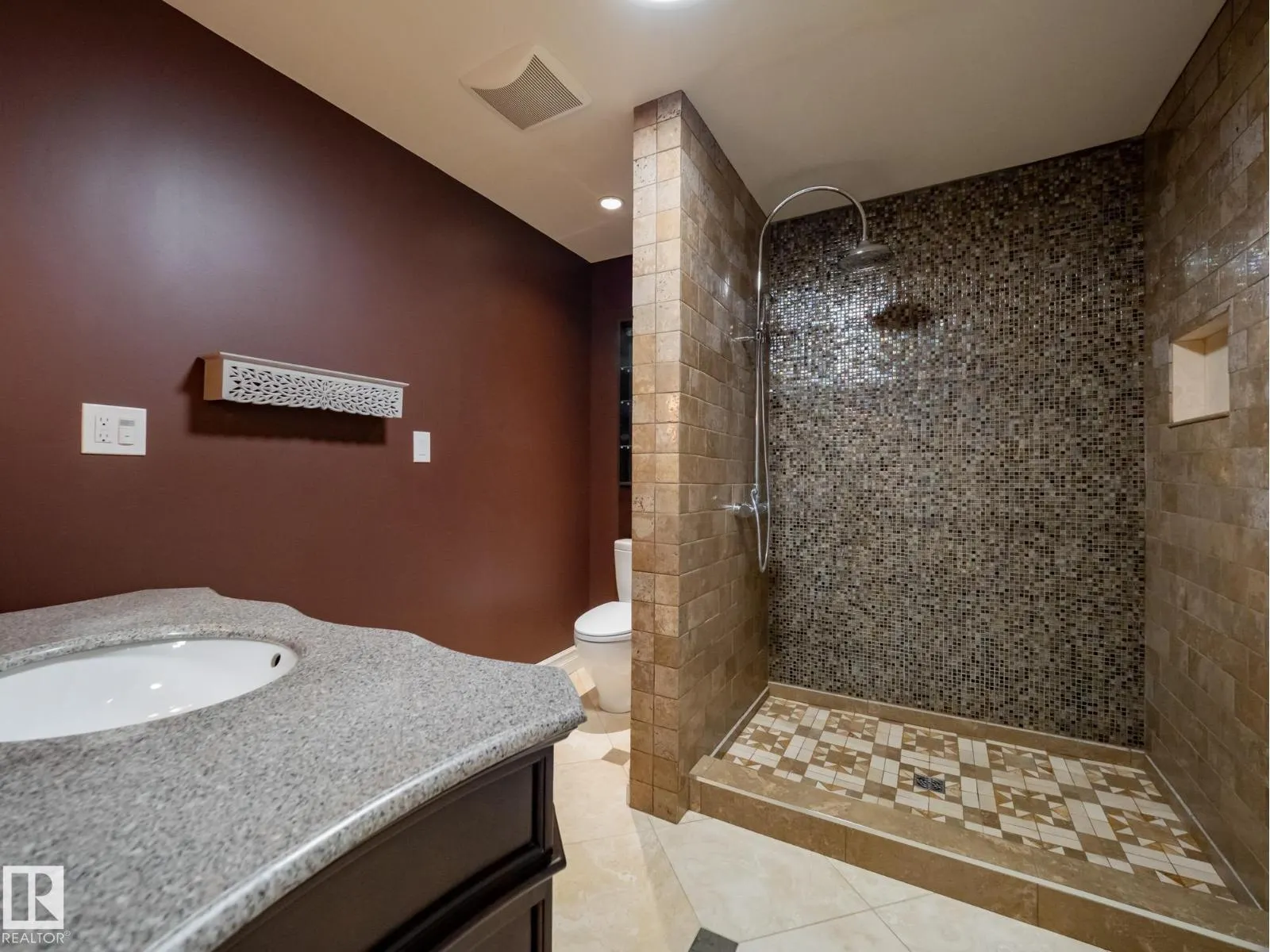 9268 77 ST NW