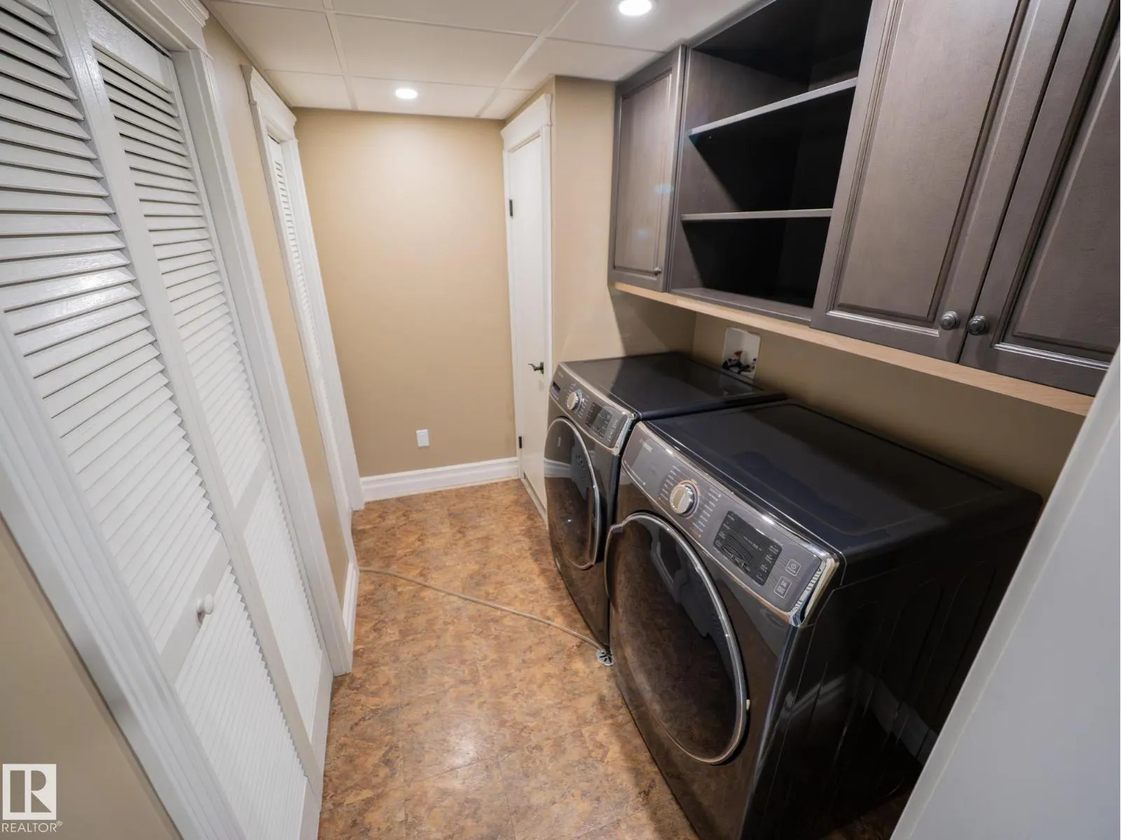 9268 77 ST NW