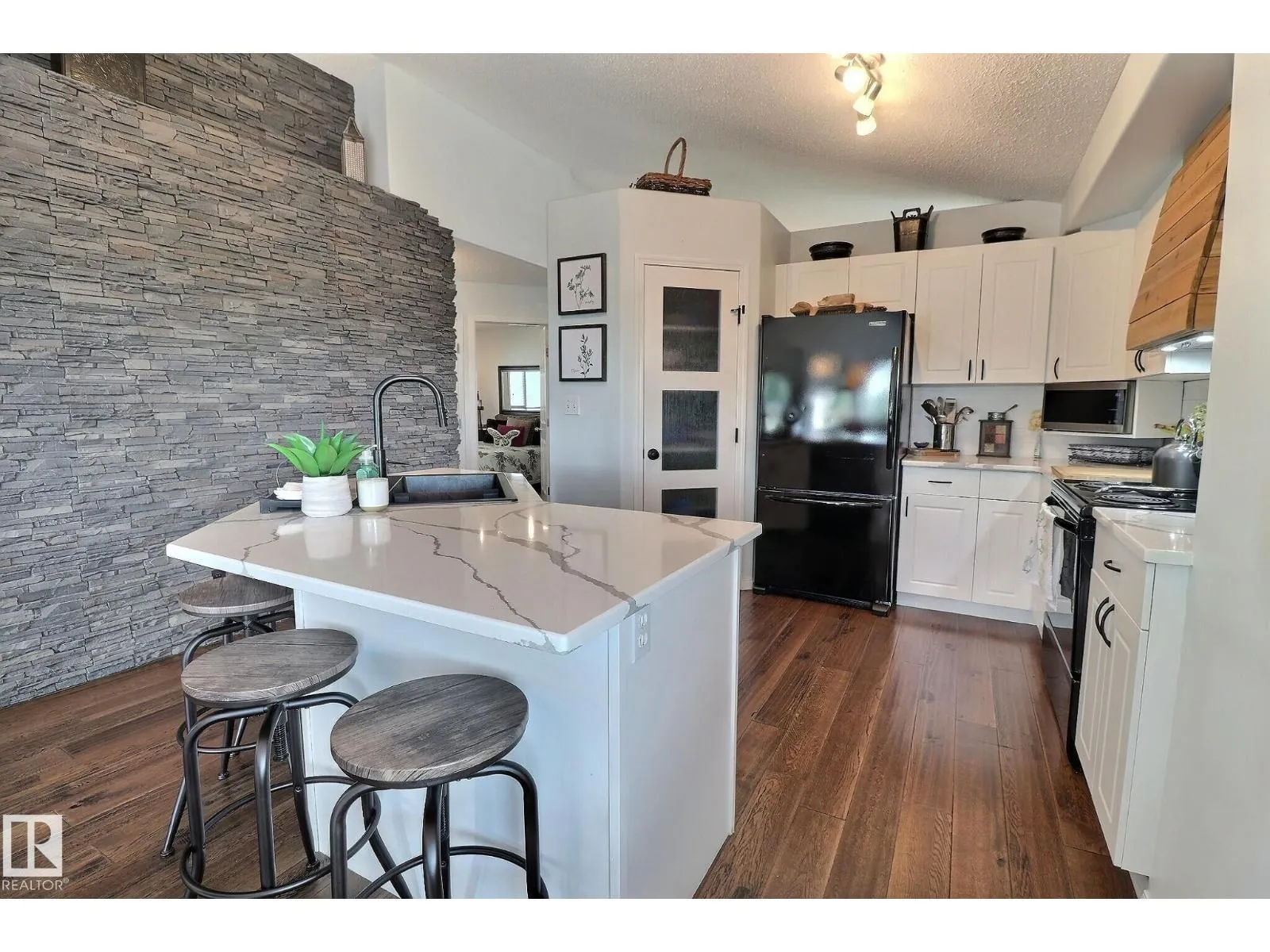 4343 MCMULLEN WY SW
