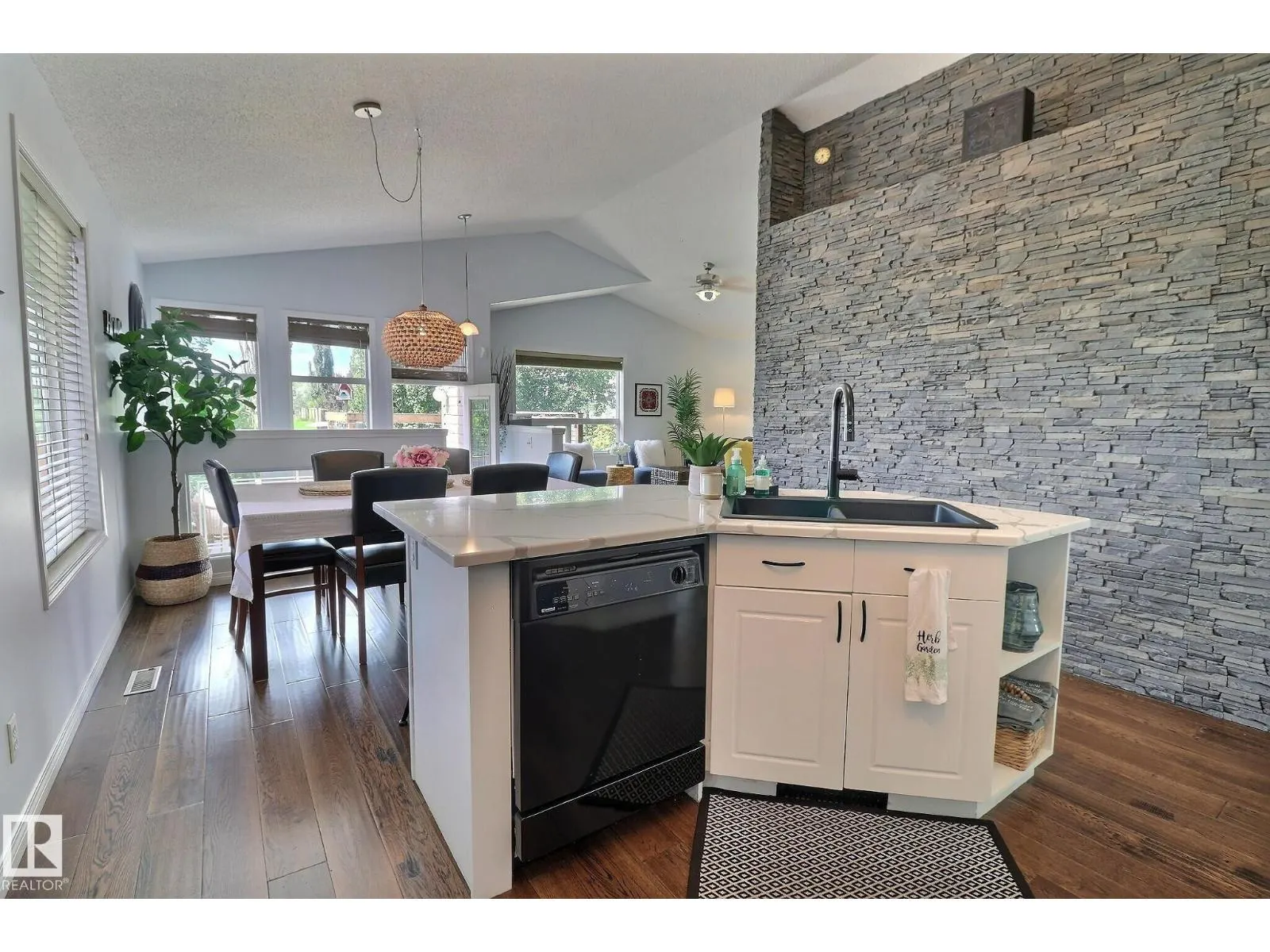 4343 MCMULLEN WY SW