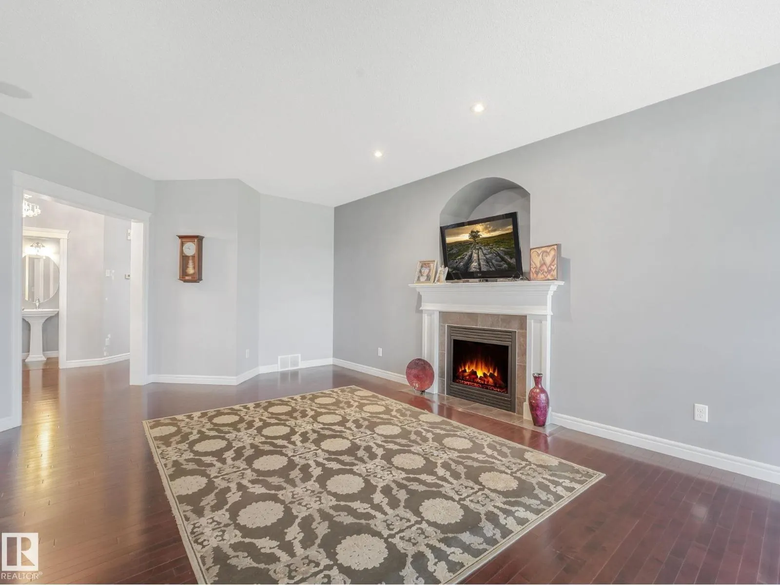 1703 33B ST NW