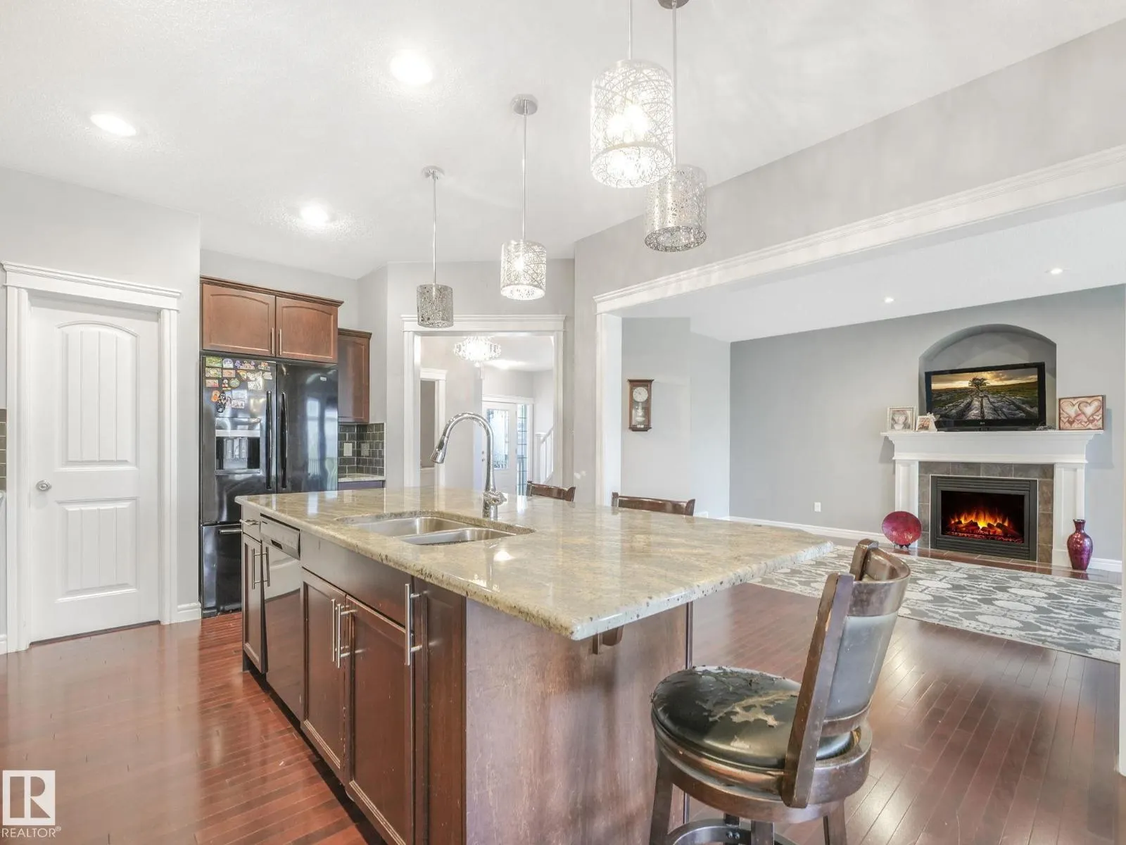 1703 33B ST NW