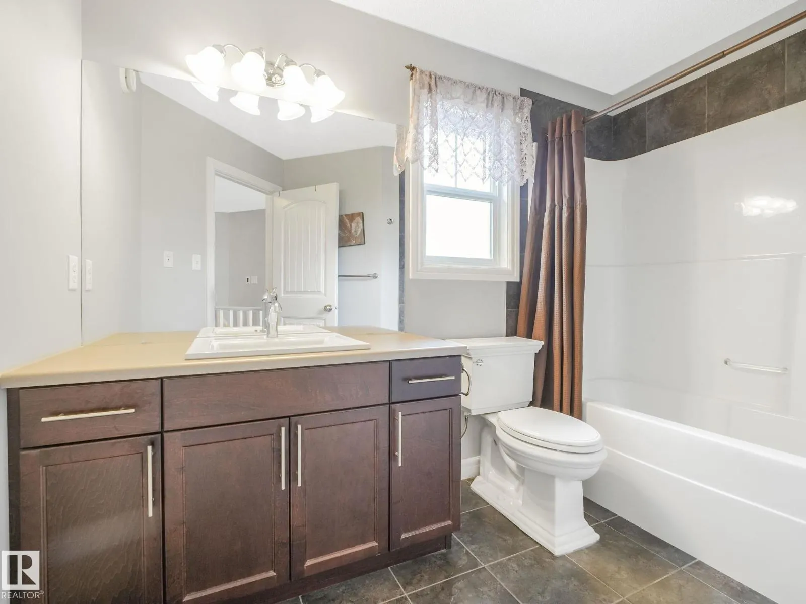 1703 33B ST NW