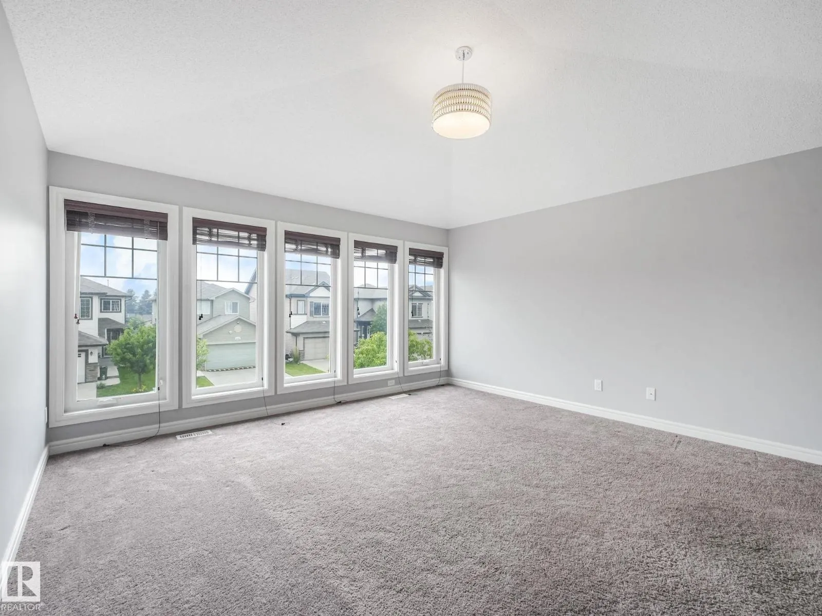 1703 33B ST NW