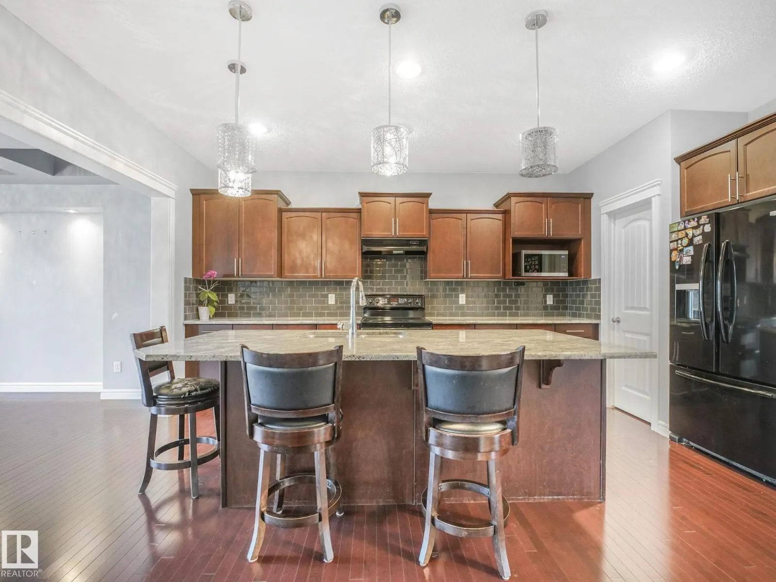 1703 33B ST NW