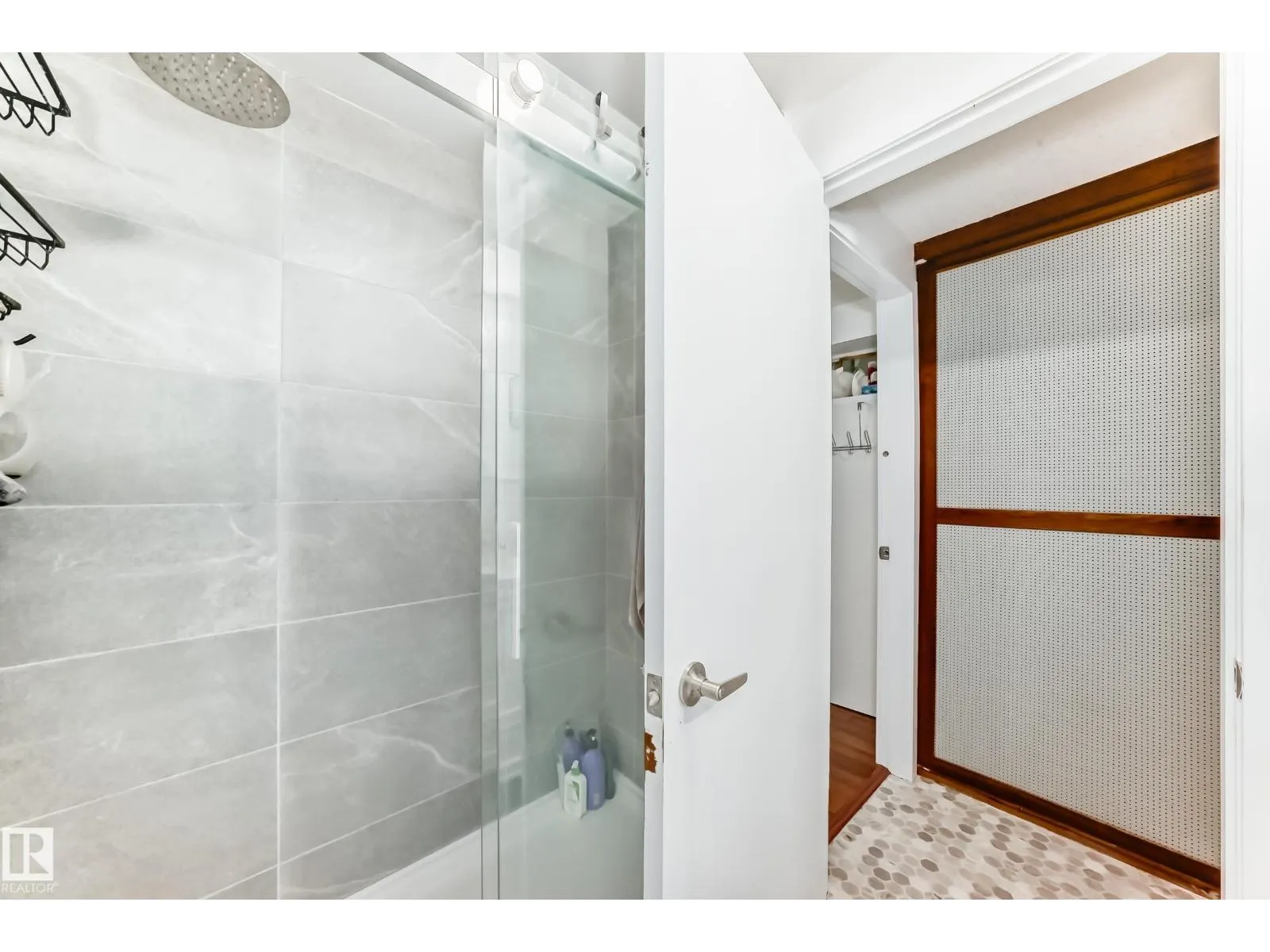 13536 86 ST NW