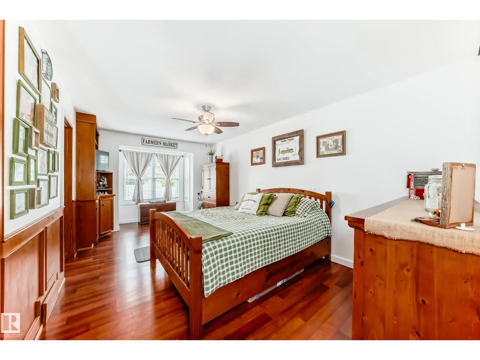 13536 86 ST NW