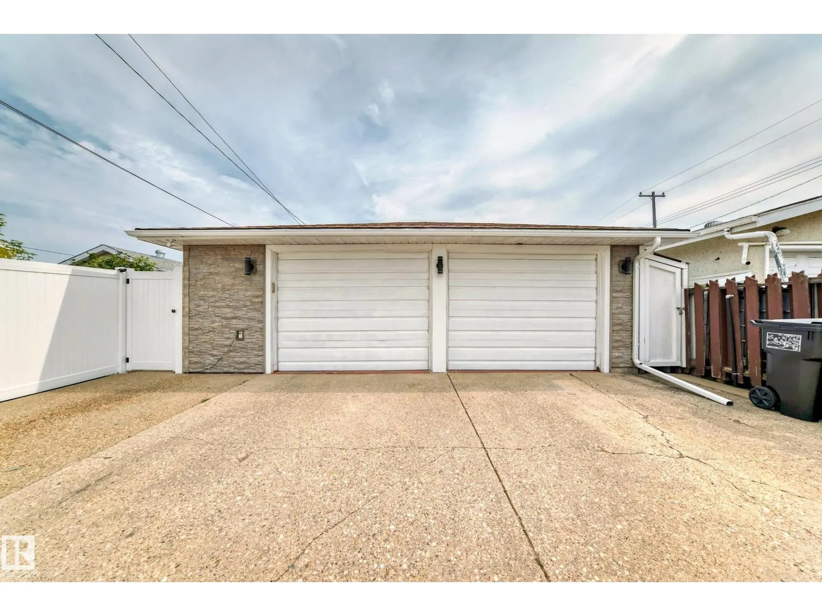 13536 86 ST NW