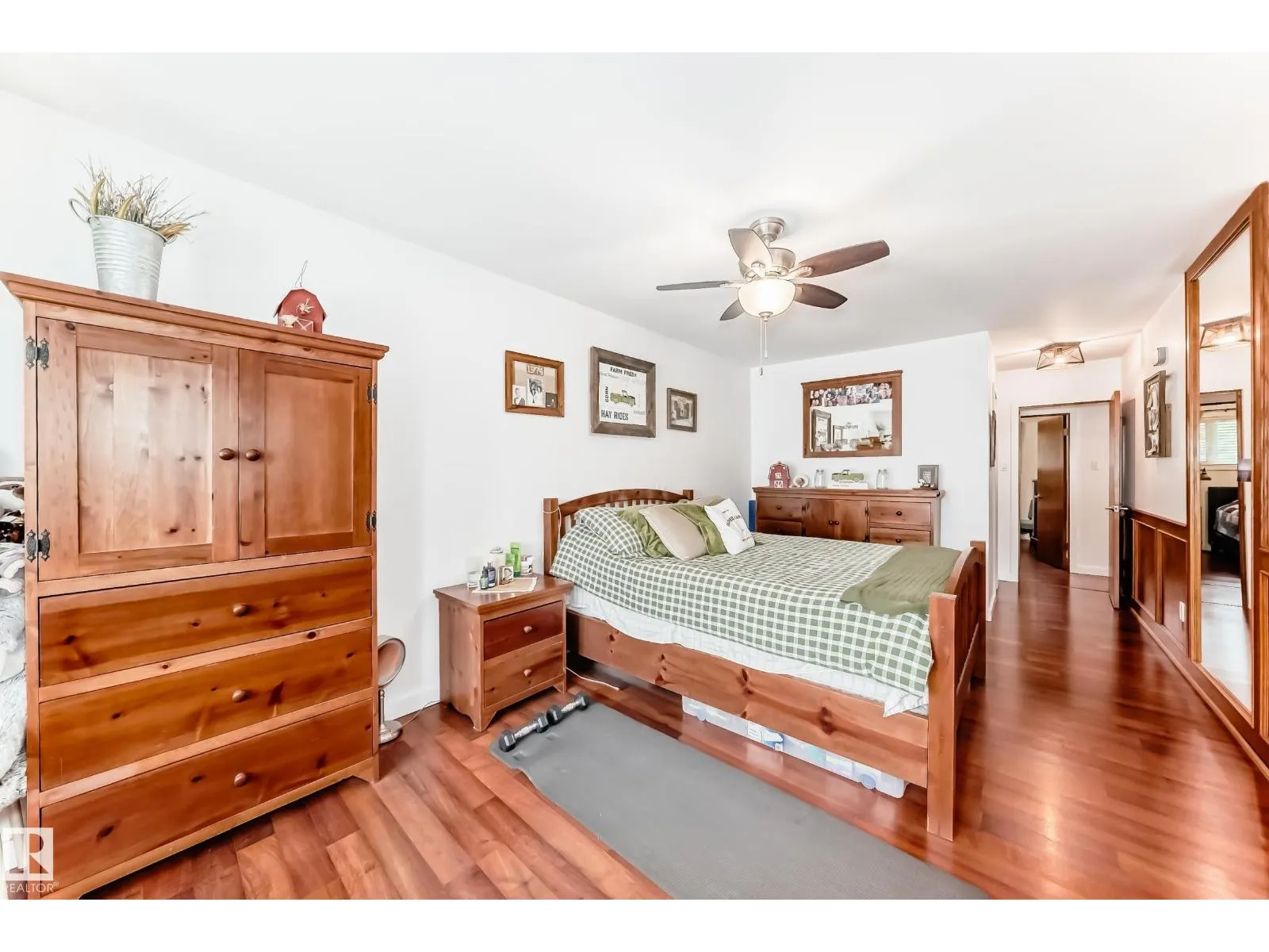 13536 86 ST NW