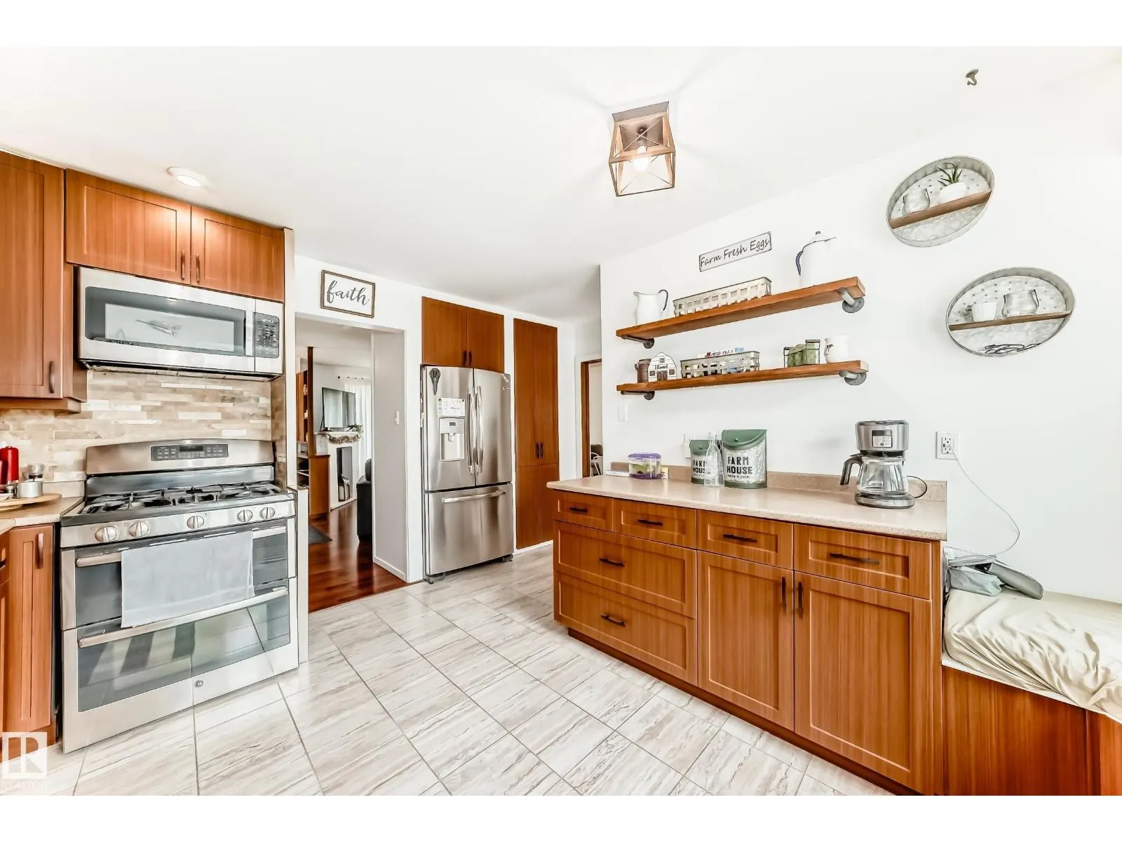 13536 86 ST NW
