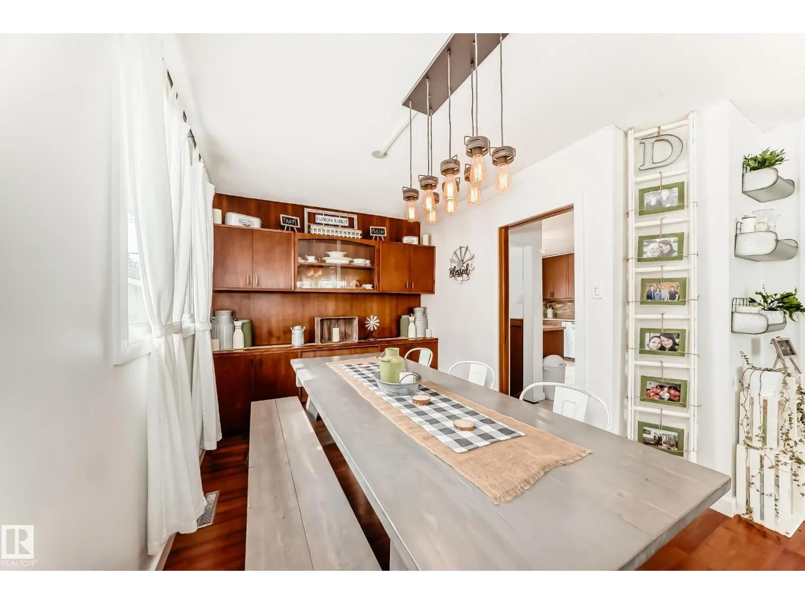 13536 86 ST NW