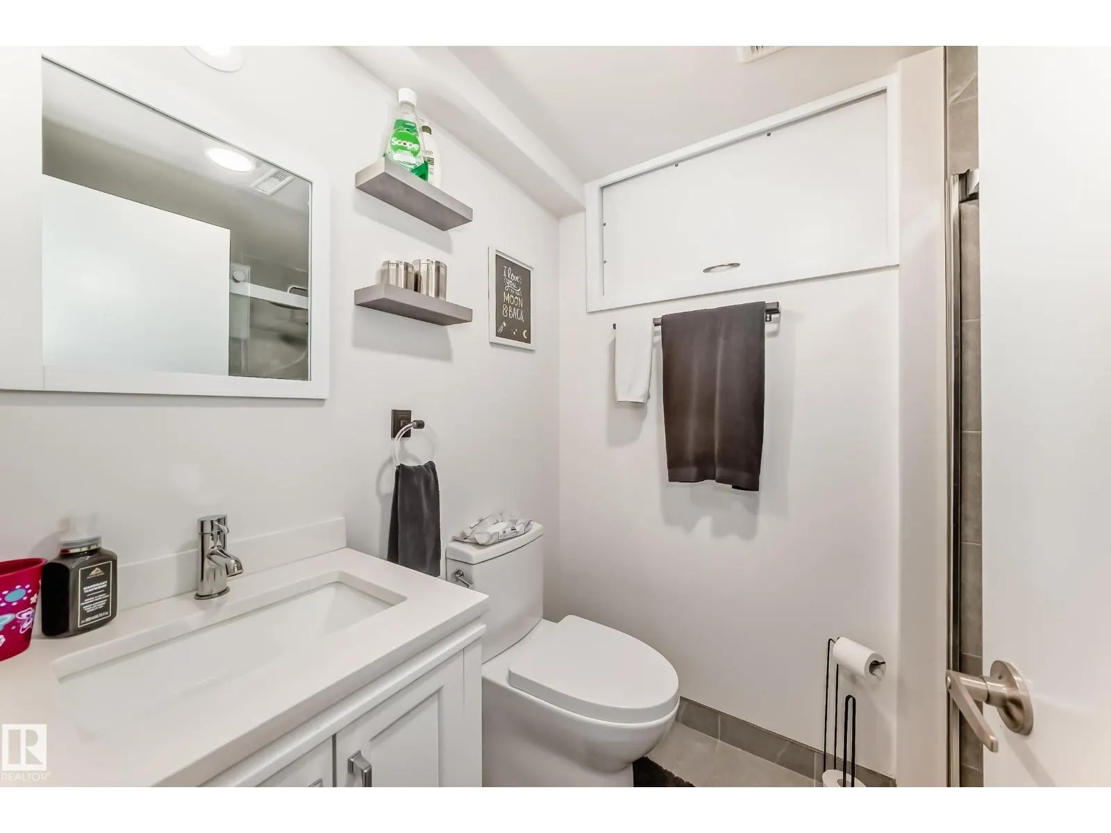 13536 86 ST NW