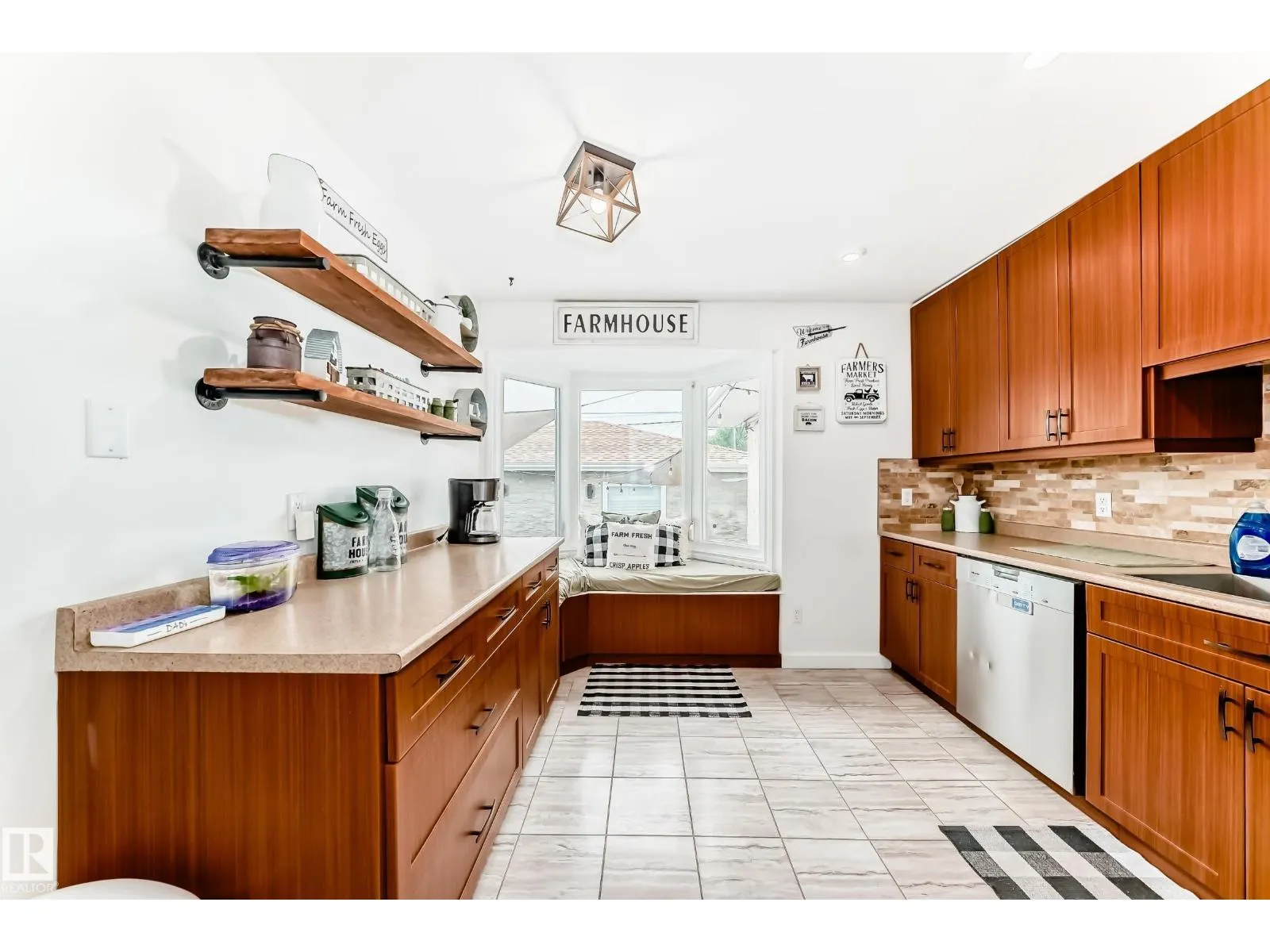 13536 86 ST NW