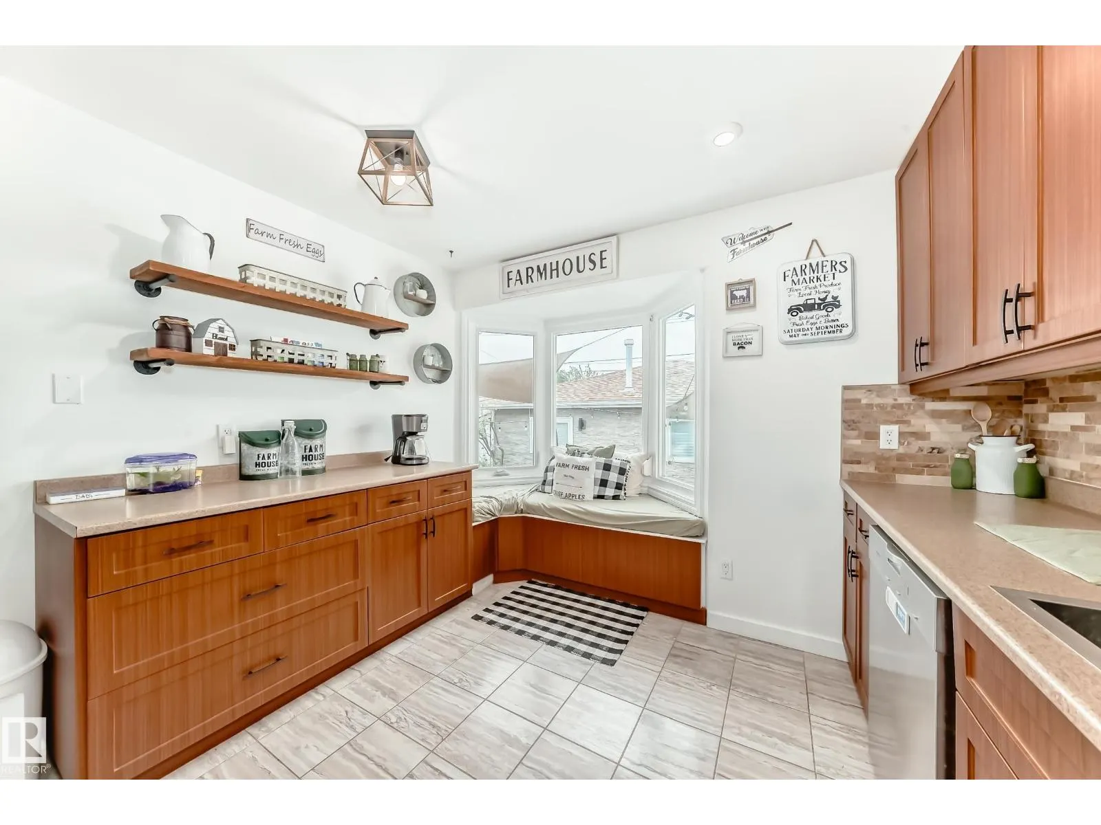 13536 86 ST NW