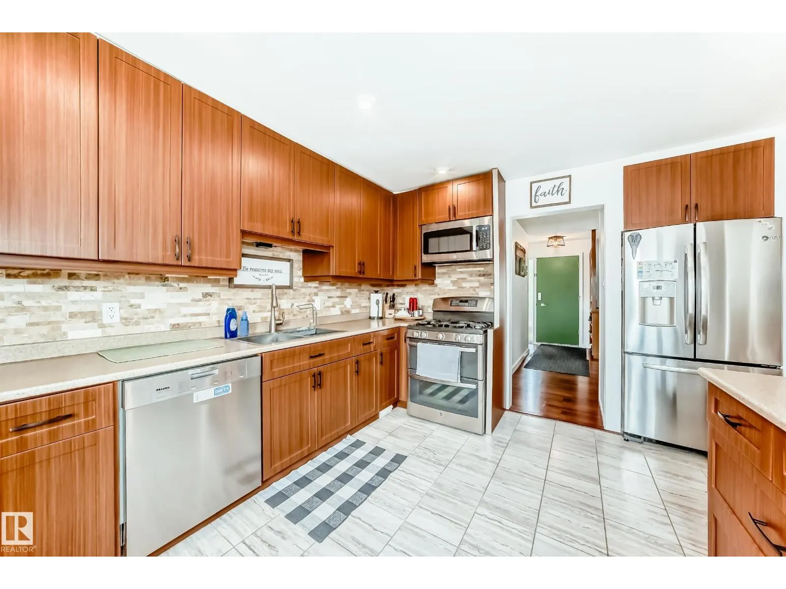 13536 86 ST NW