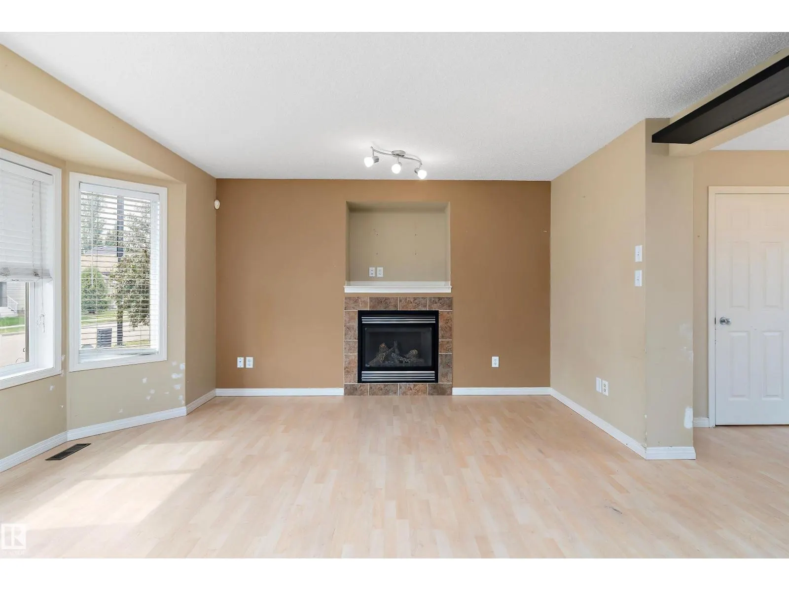 2330 29A AV NW