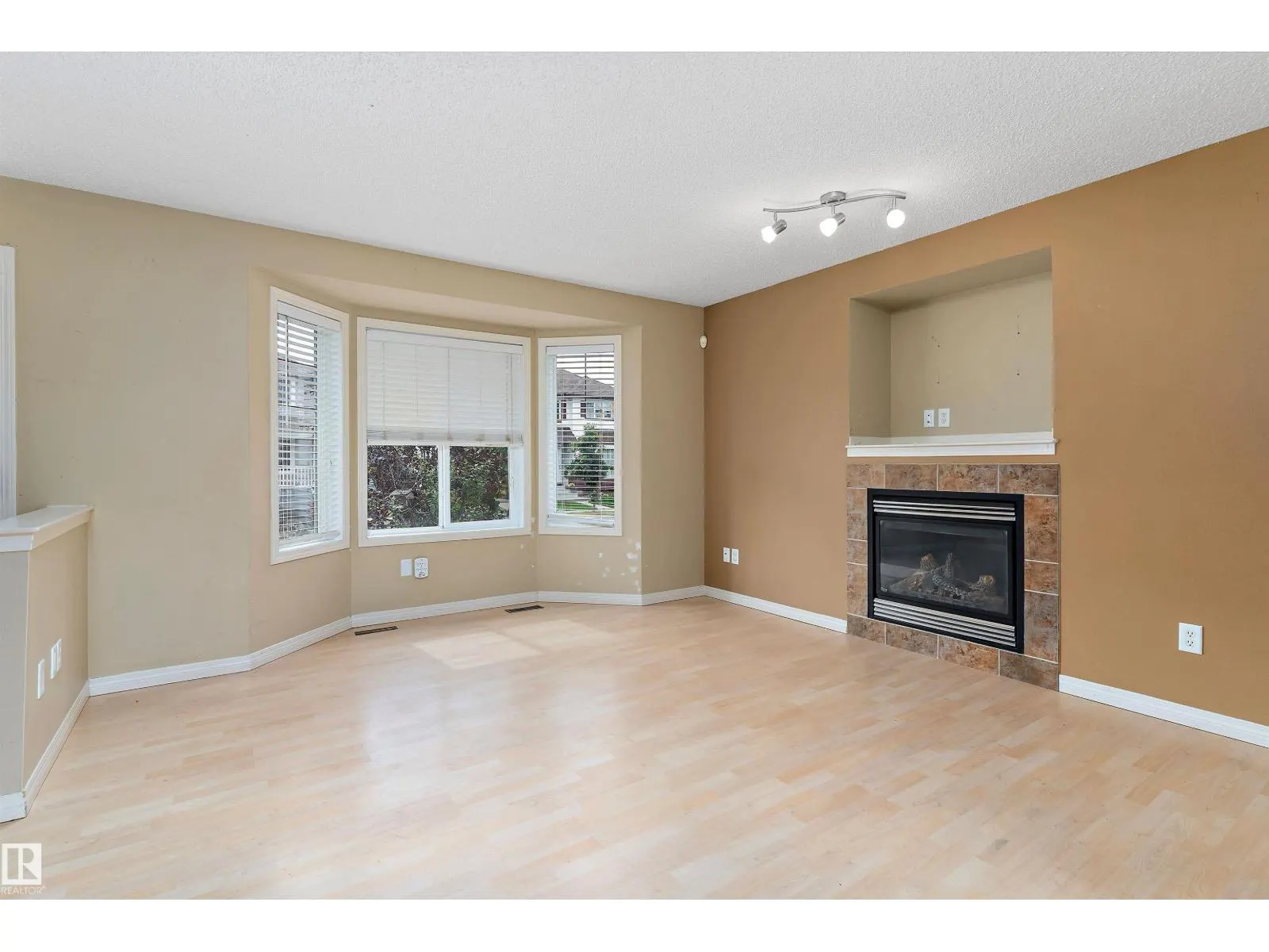 2330 29A AV NW