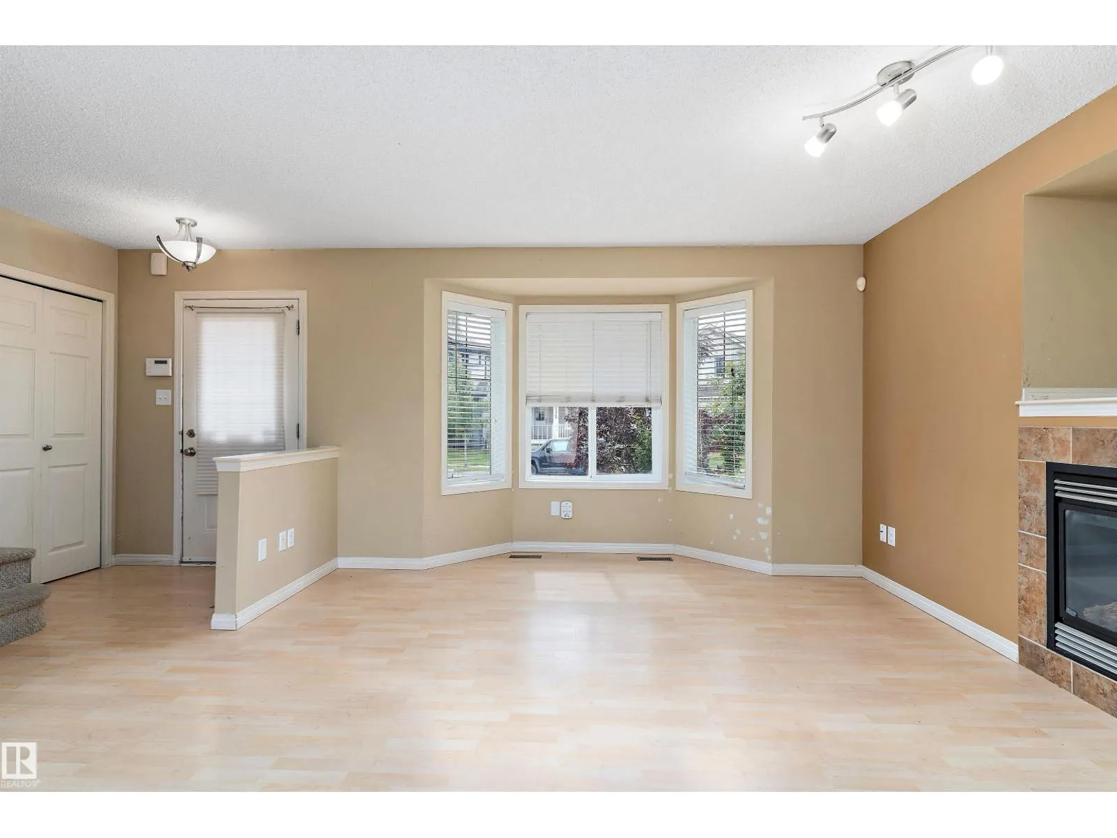 2330 29A AV NW
