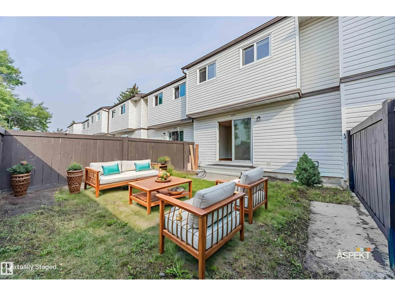 2551 135 AV NW