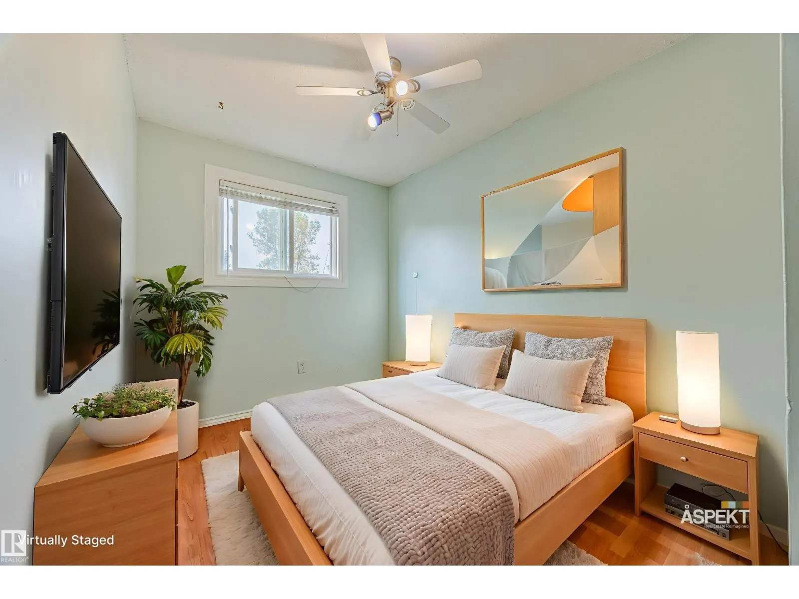 2551 135 AV NW