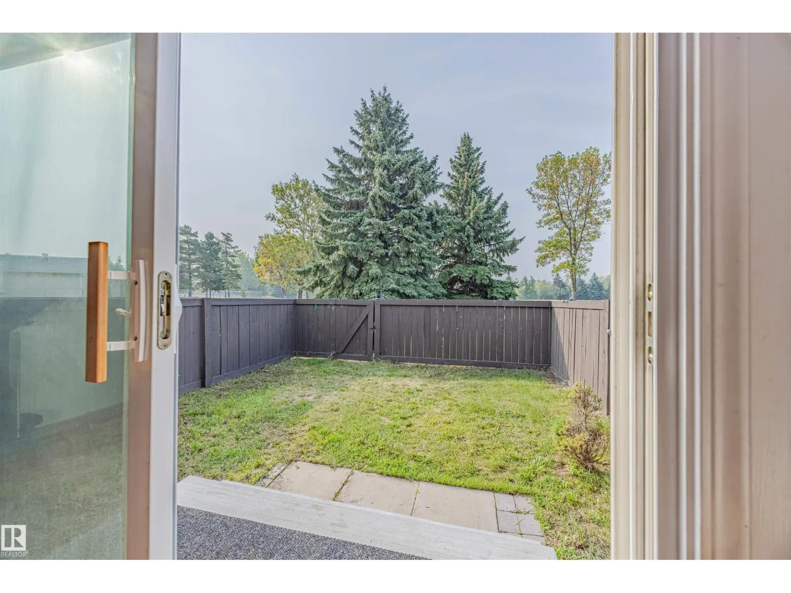 2551 135 AV NW