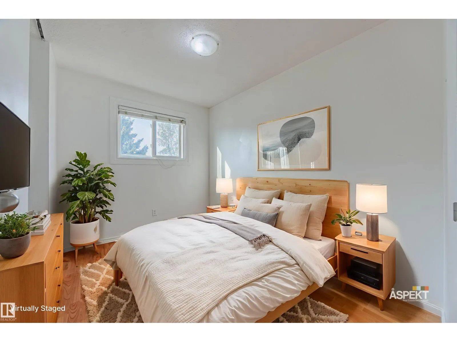 2551 135 AV NW