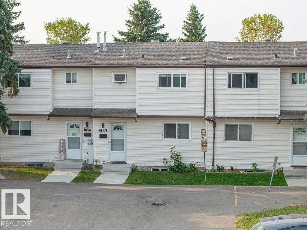 2551 135 AV NW
