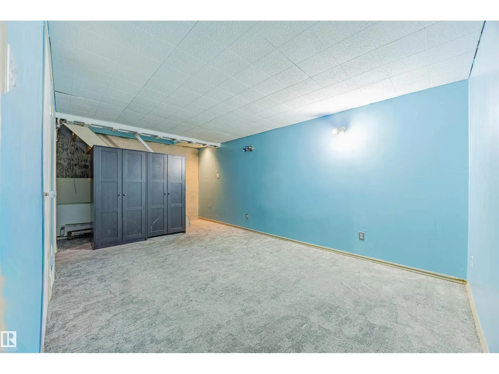 2551 135 AV NW