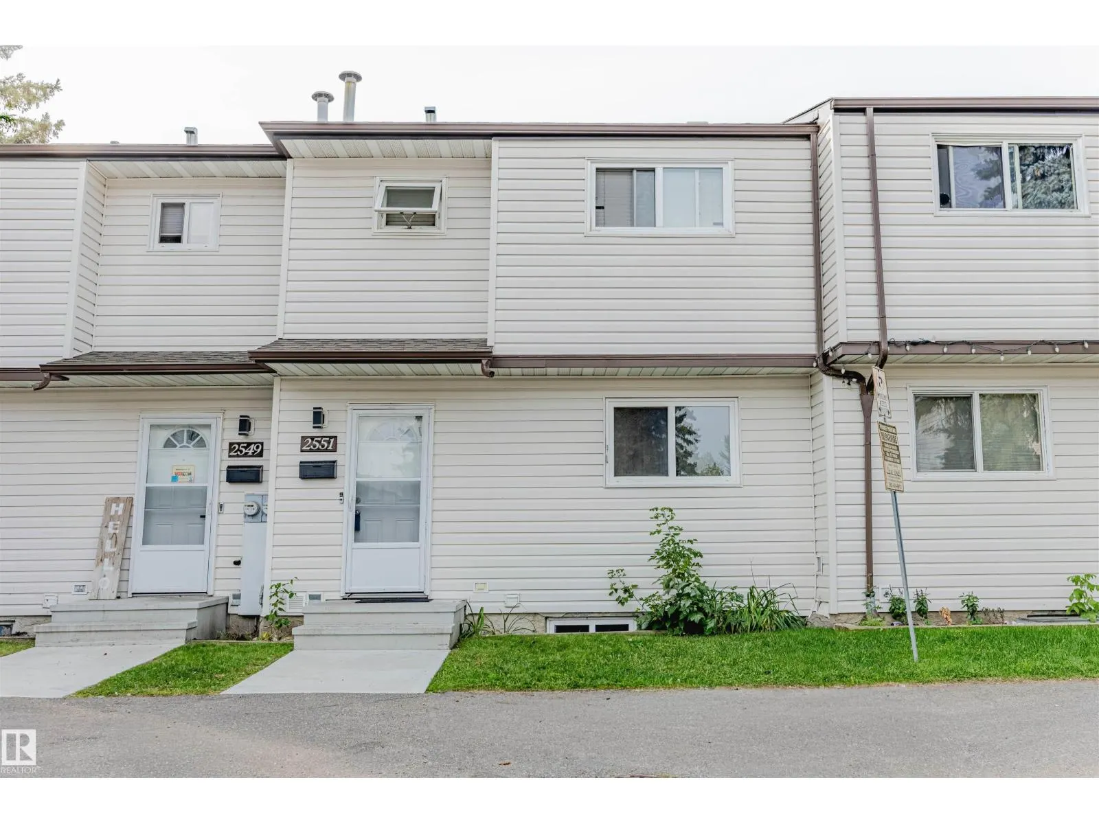 2551 135 AV NW