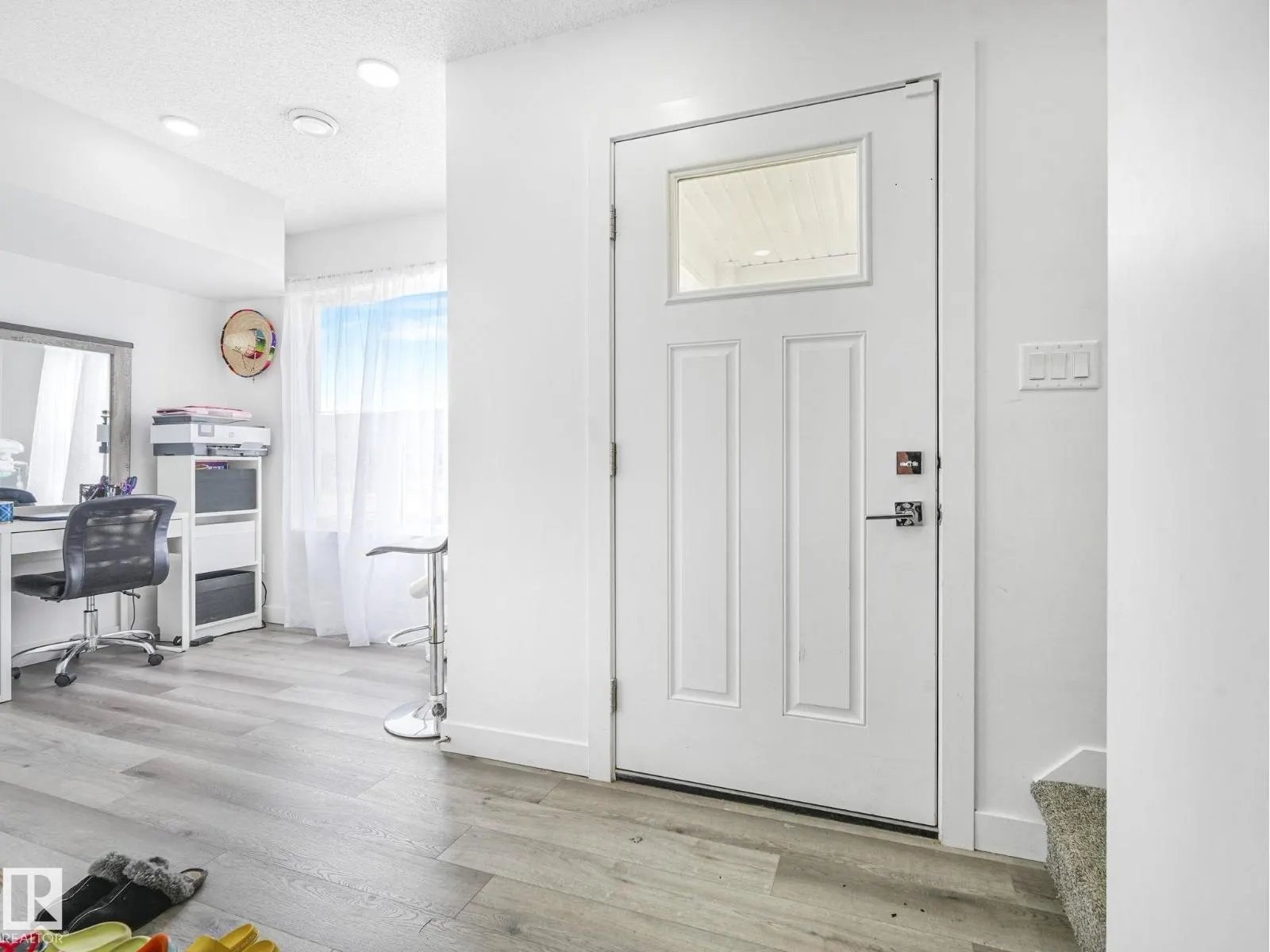 22764 97 AV NW
