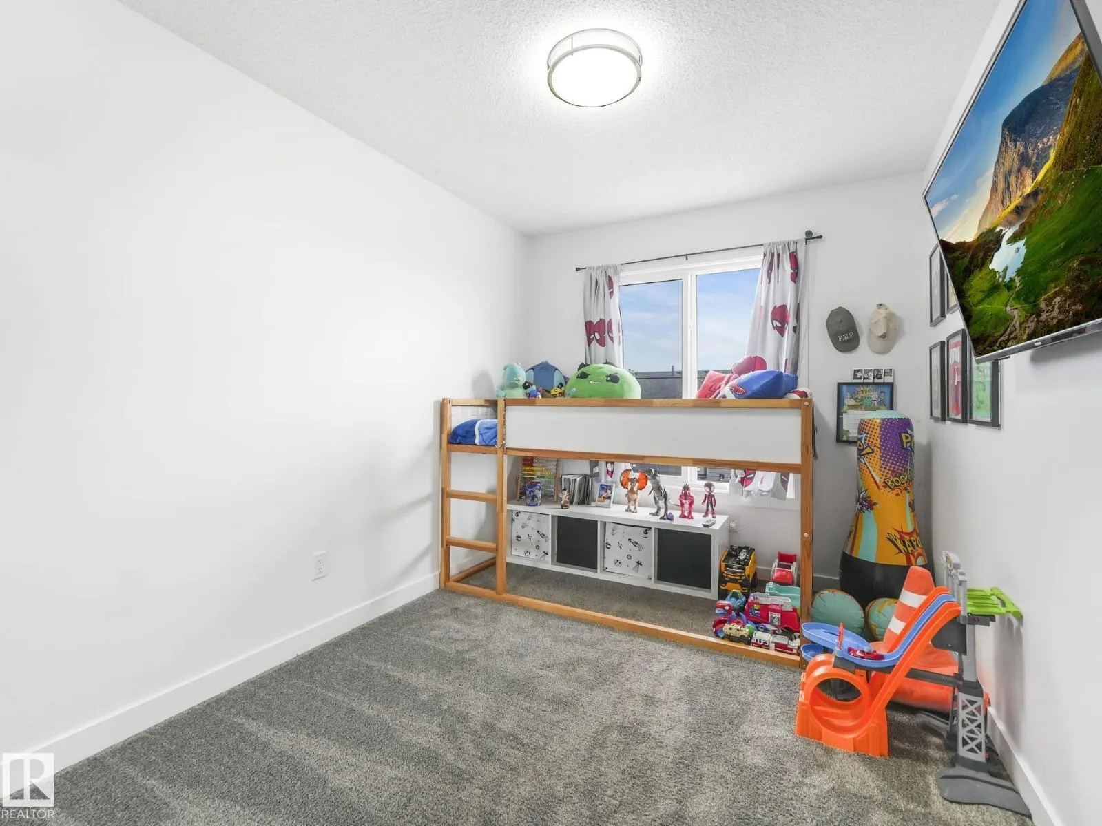 22764 97 AV NW