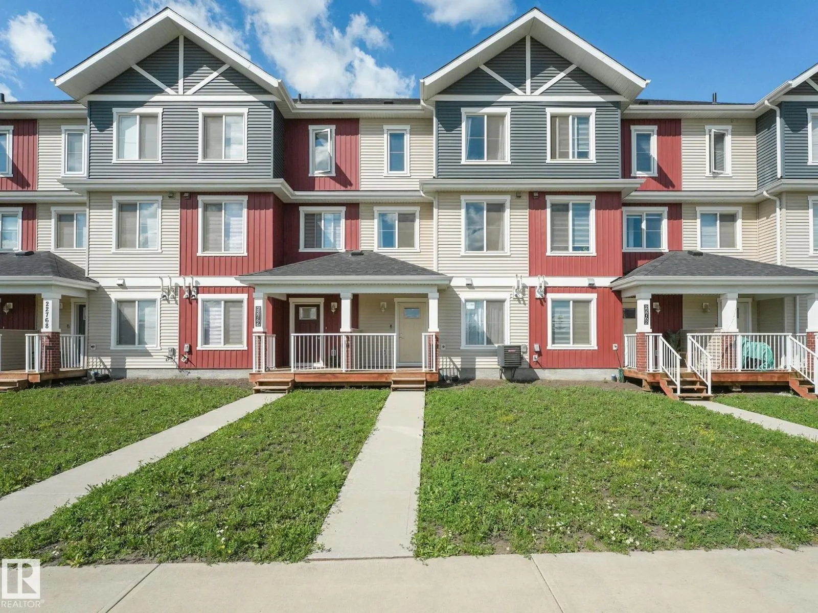 22764 97 AV NW