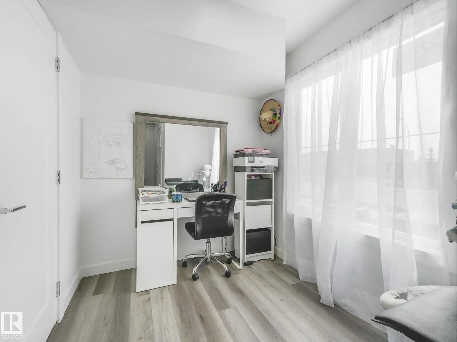 22764 97 AV NW