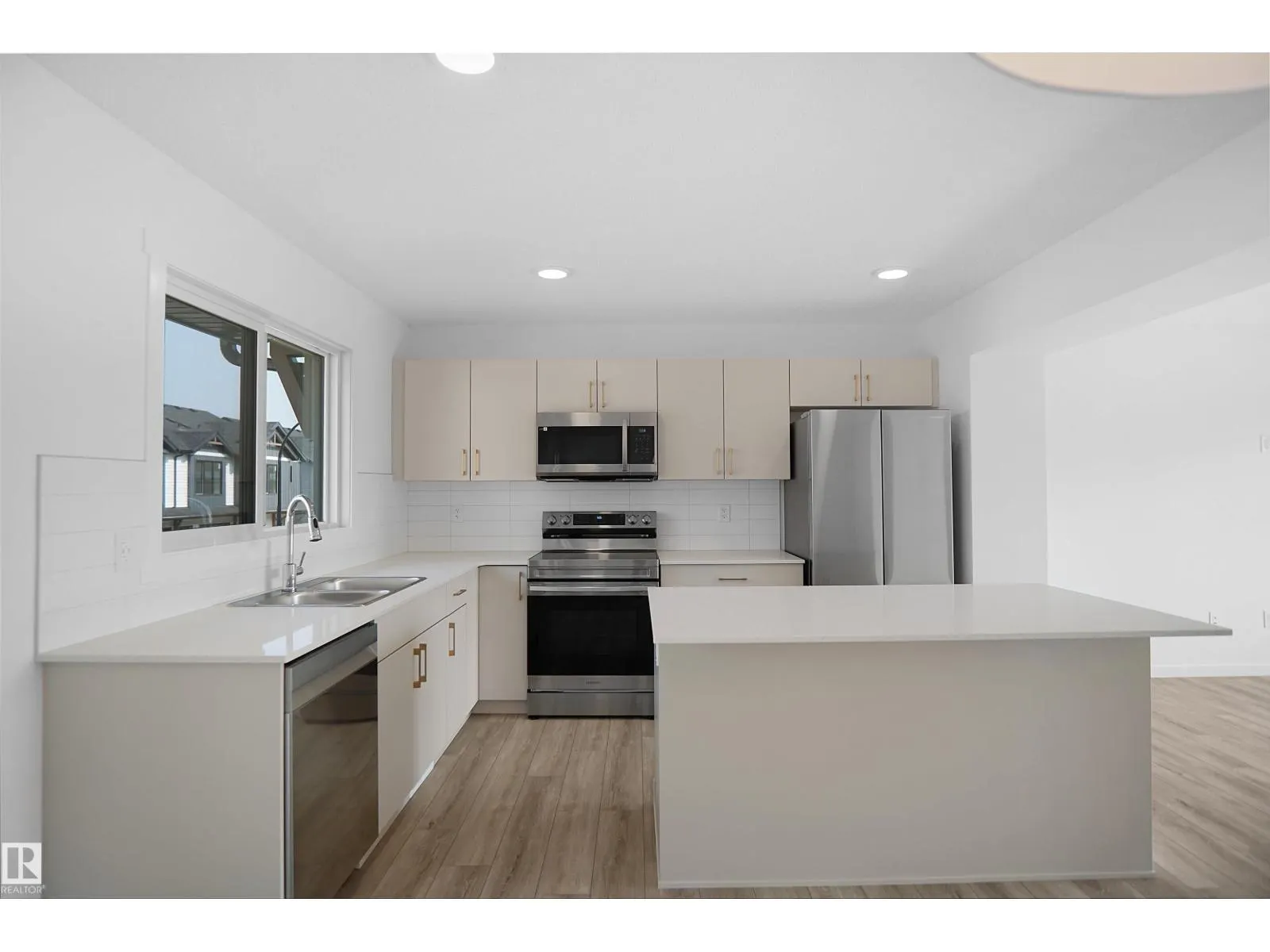 #16 1430 Aster WY NW