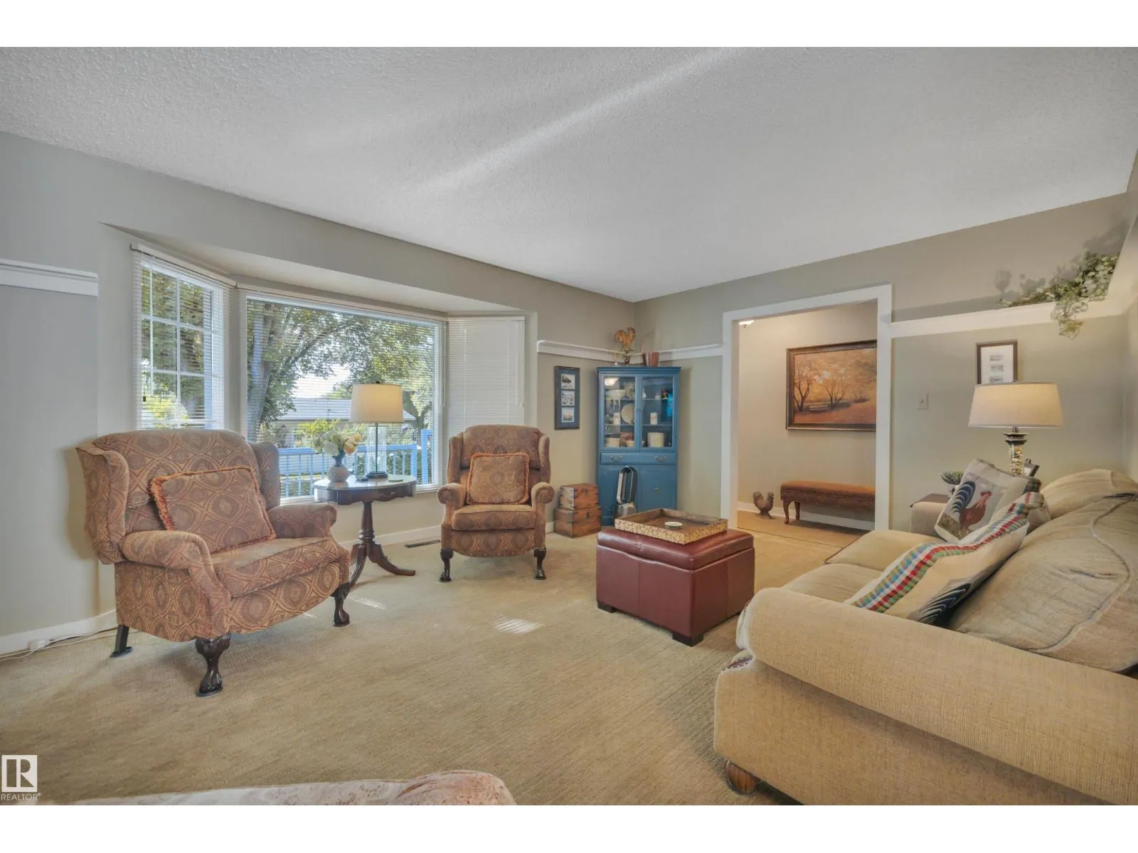9 BURNHAM AV