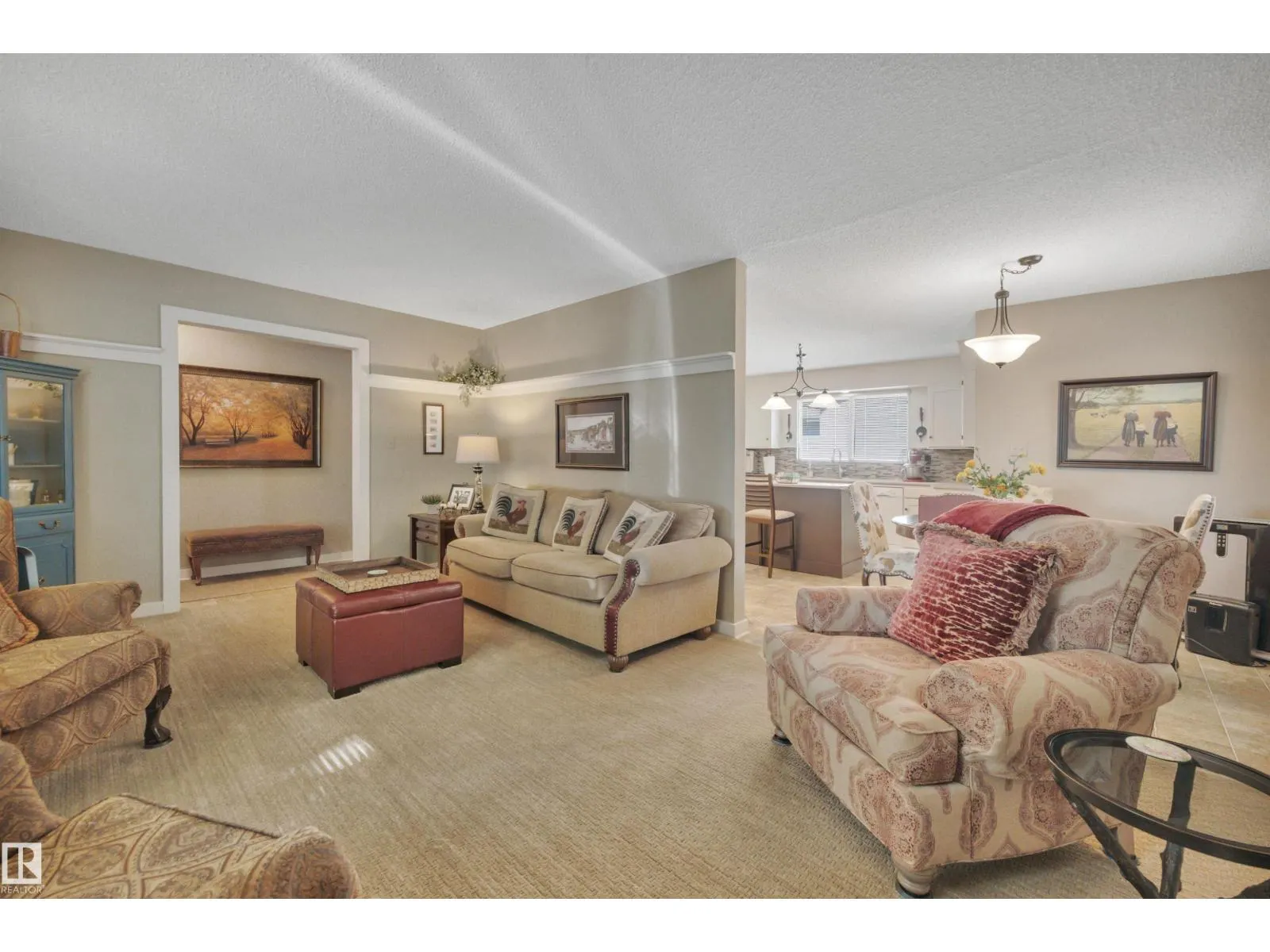 9 BURNHAM AV