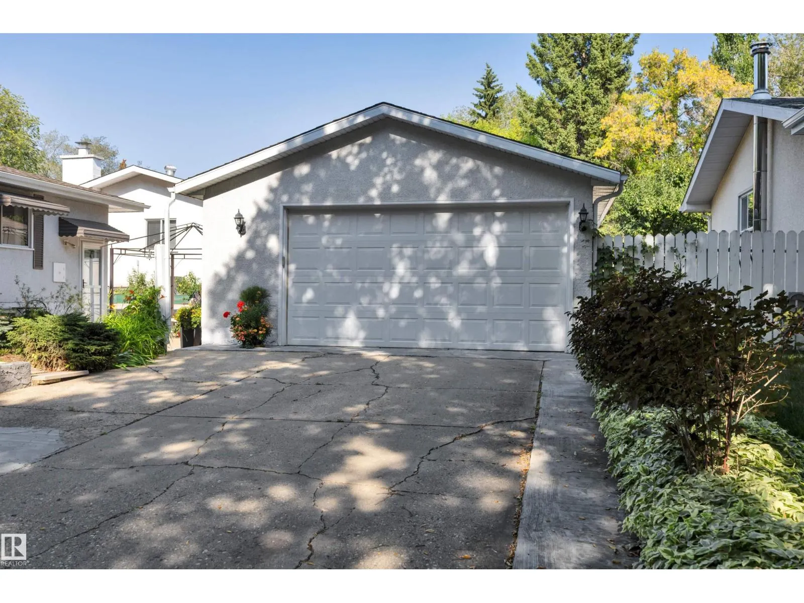 9 BURNHAM AV