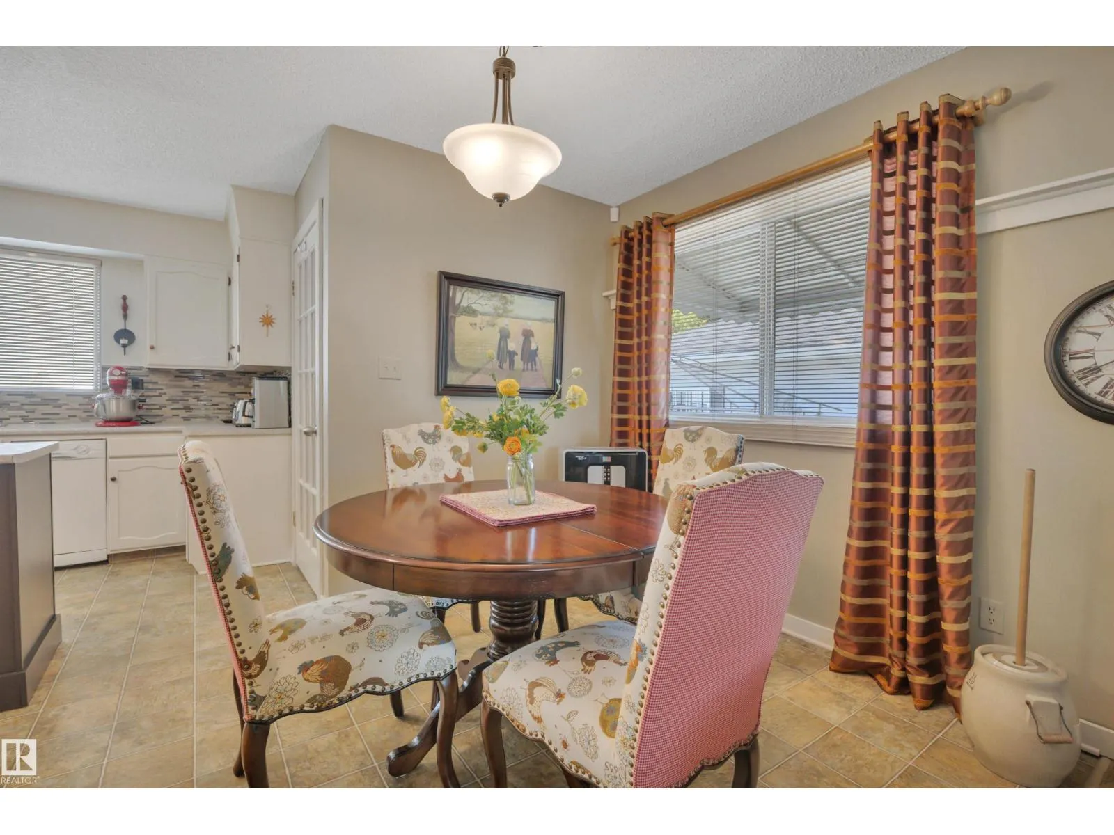 9 BURNHAM AV