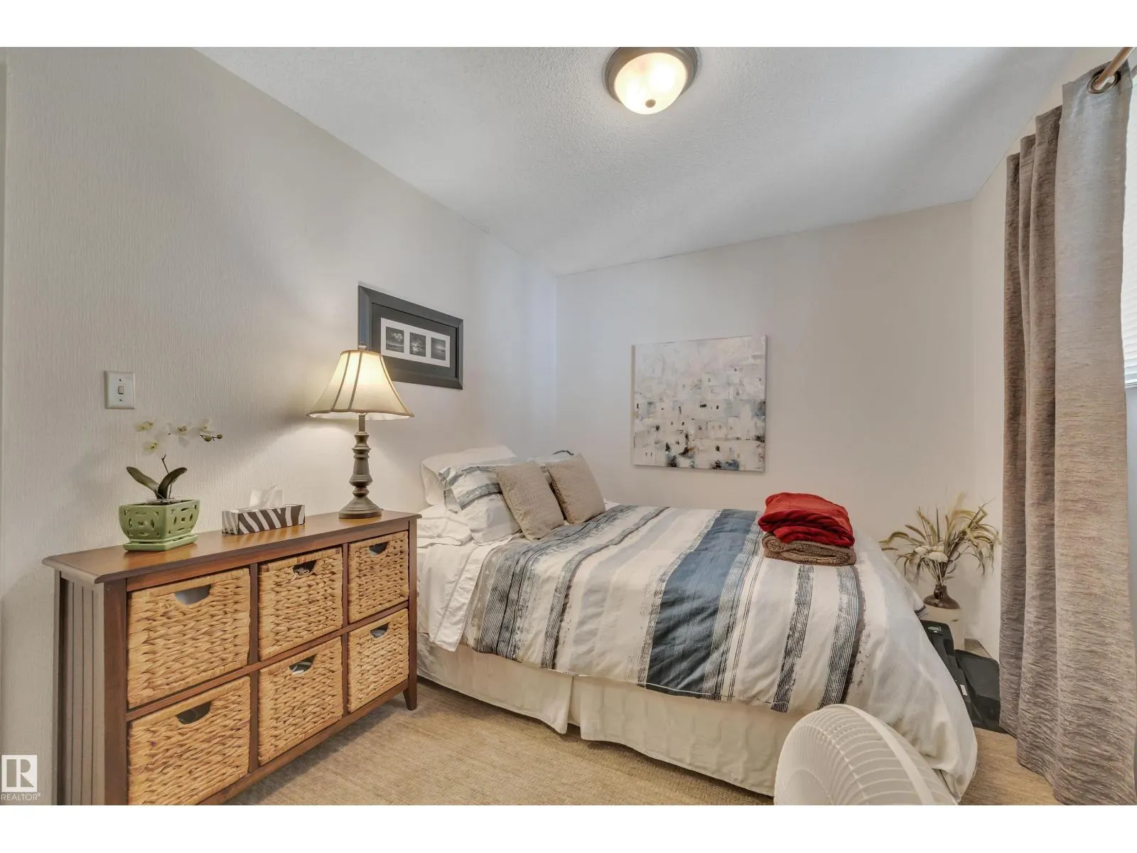 9 BURNHAM AV
