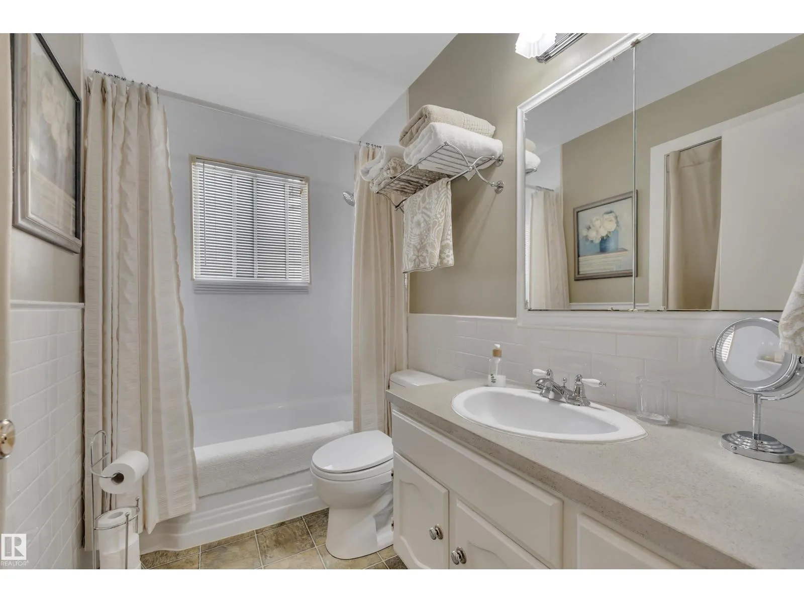 9 BURNHAM AV