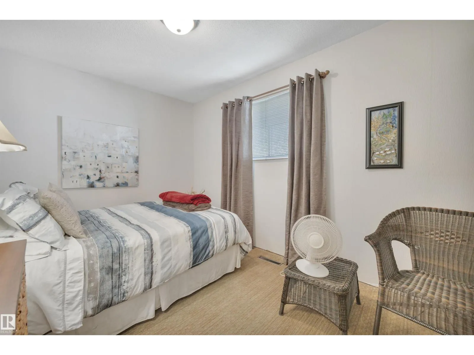 9 BURNHAM AV