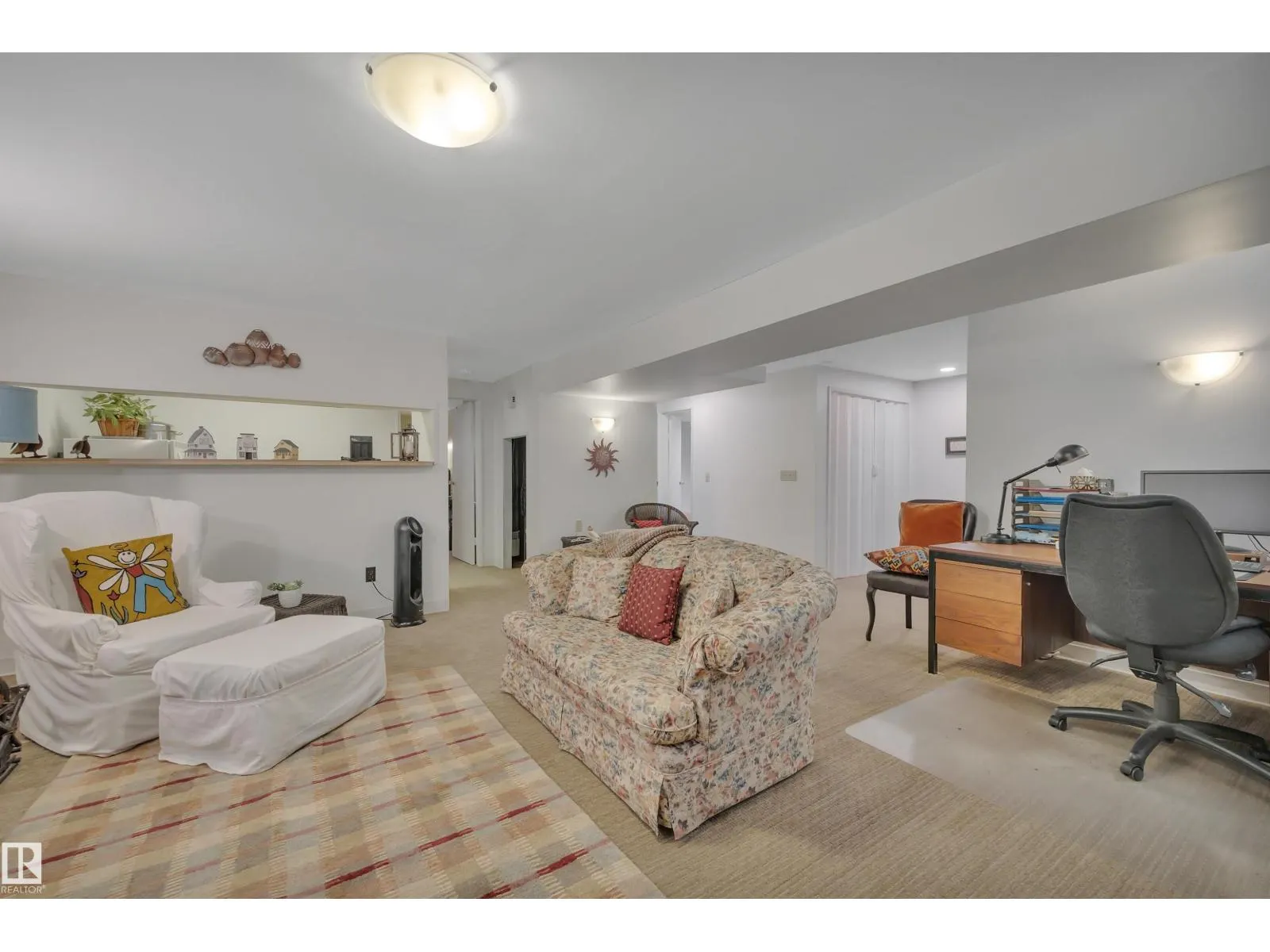 9 BURNHAM AV