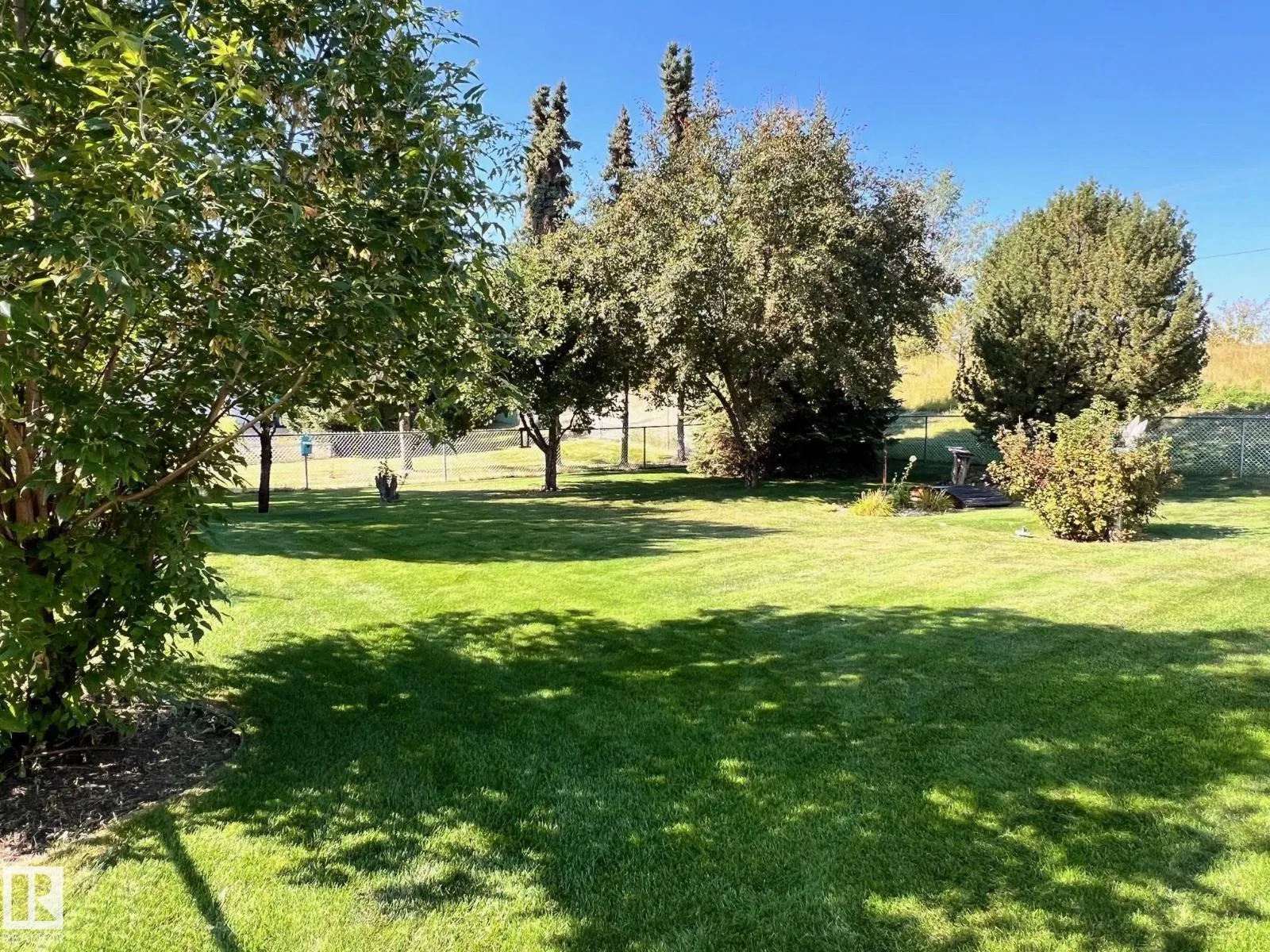 2 ALTON DR