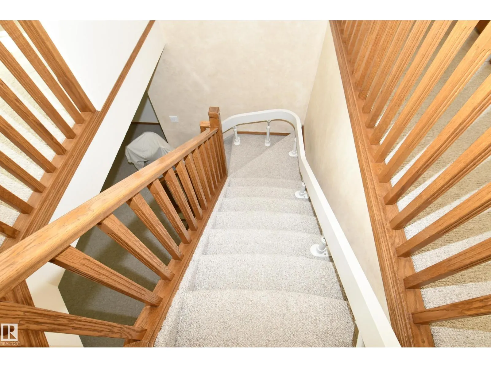 2 ALTON DR