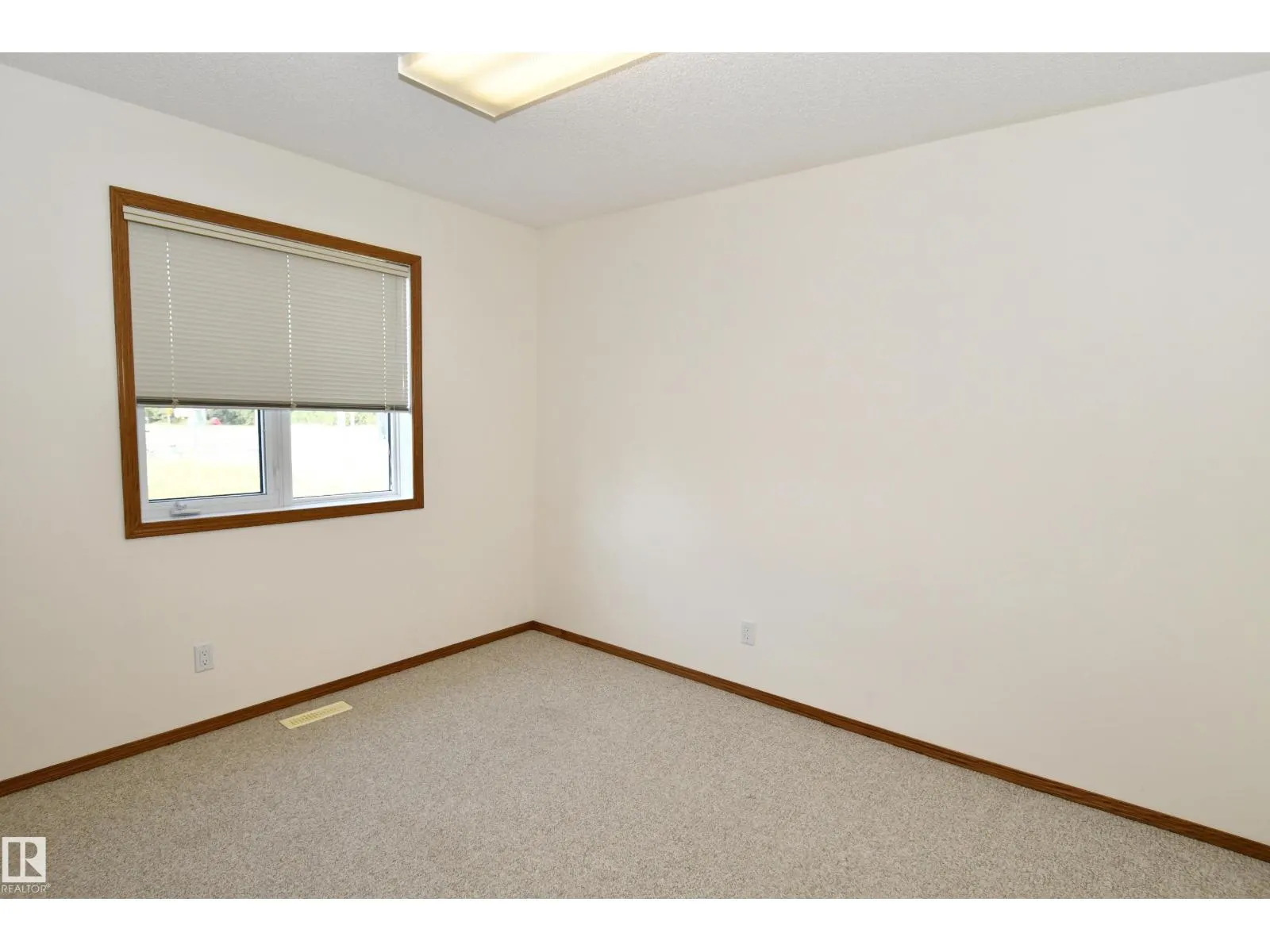 2 ALTON DR