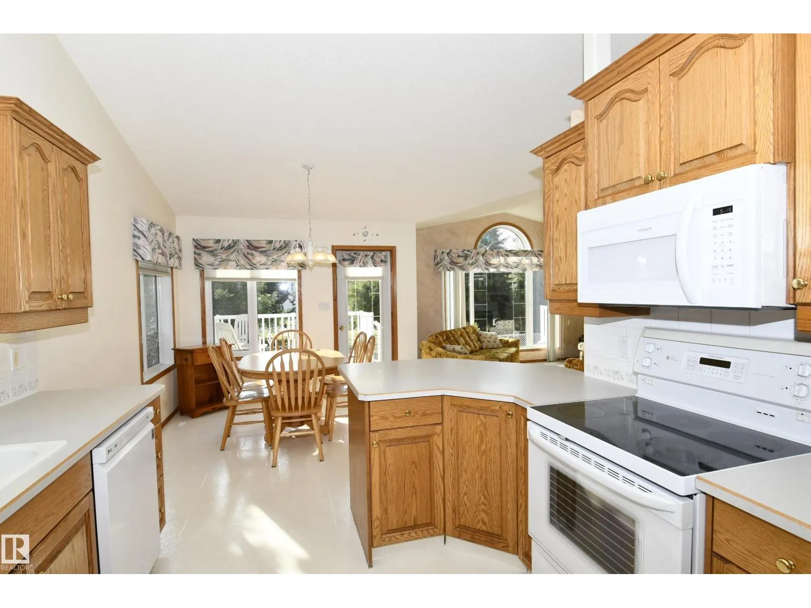 2 ALTON DR