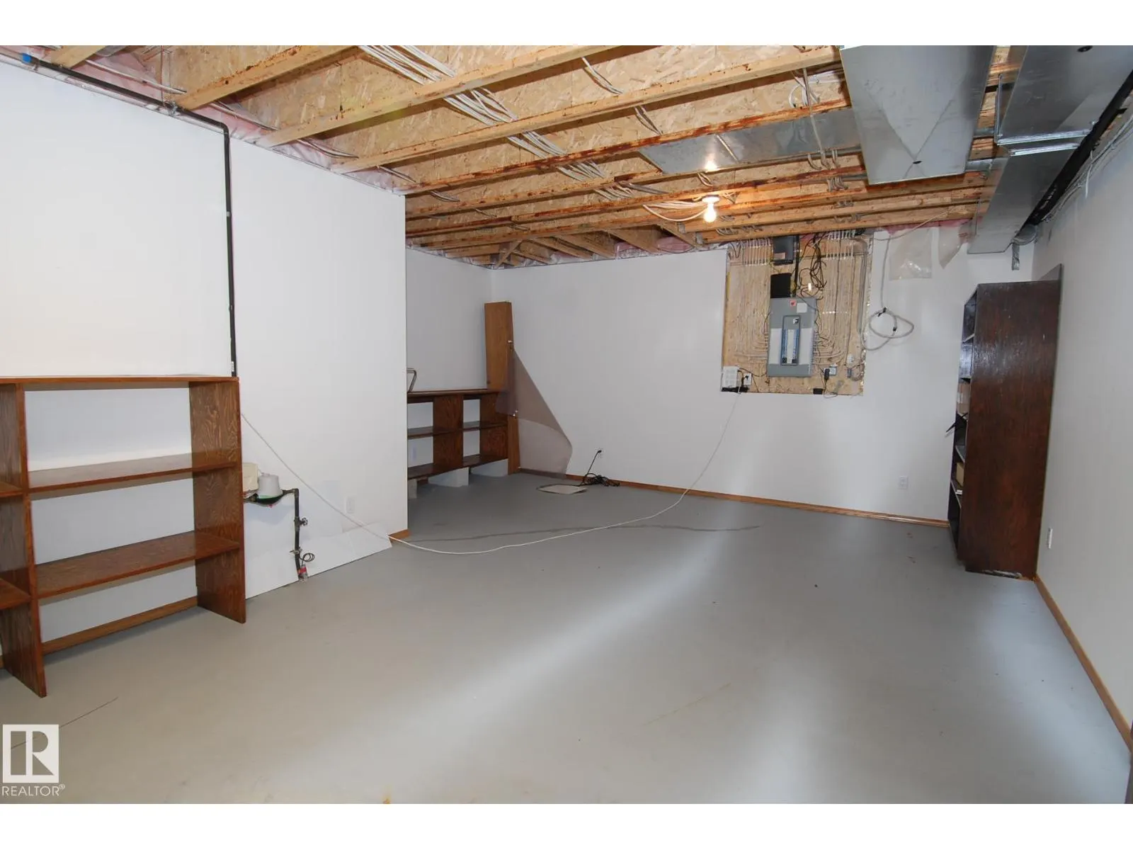 2 ALTON DR